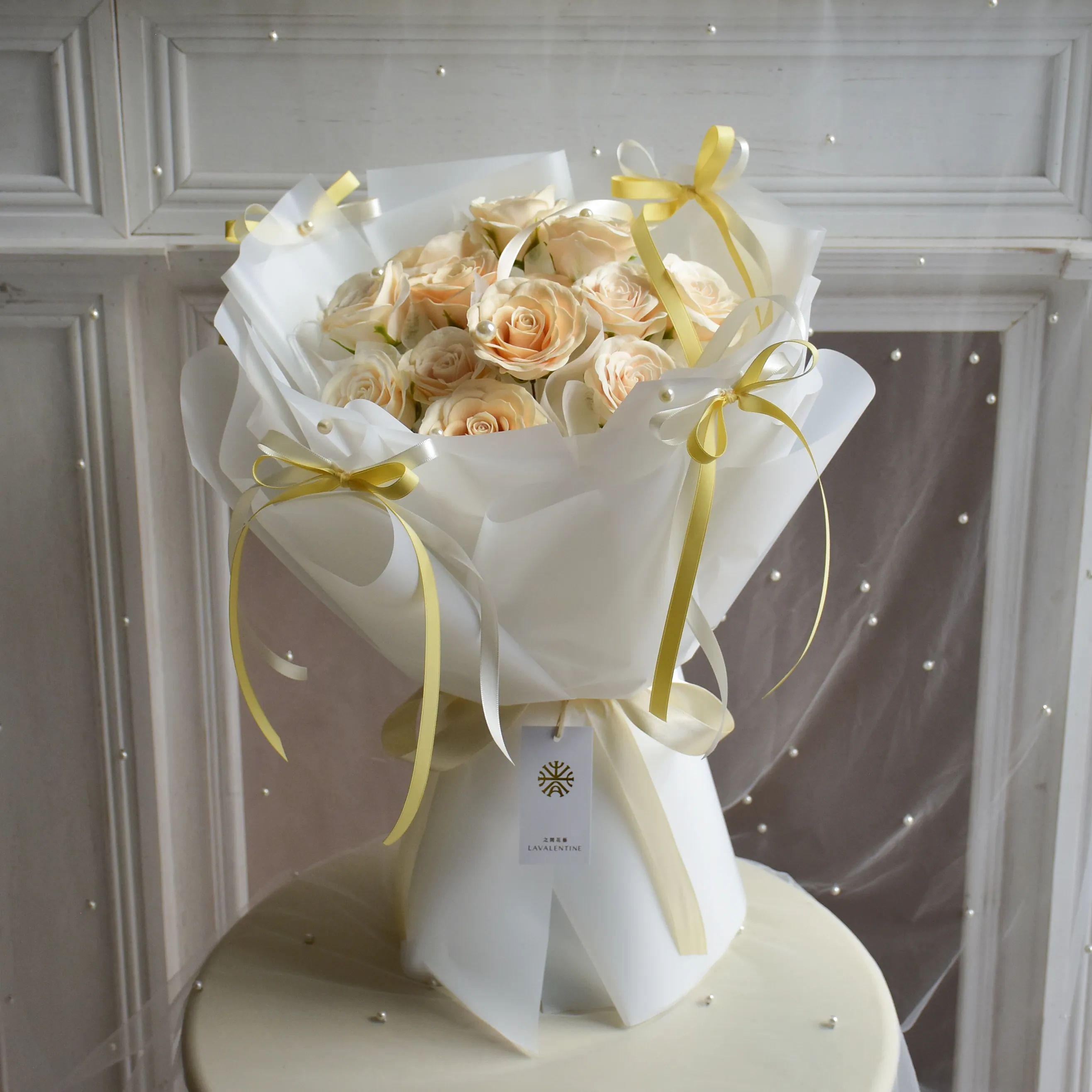 蝴蝶結永生花束 · 霧面包裝