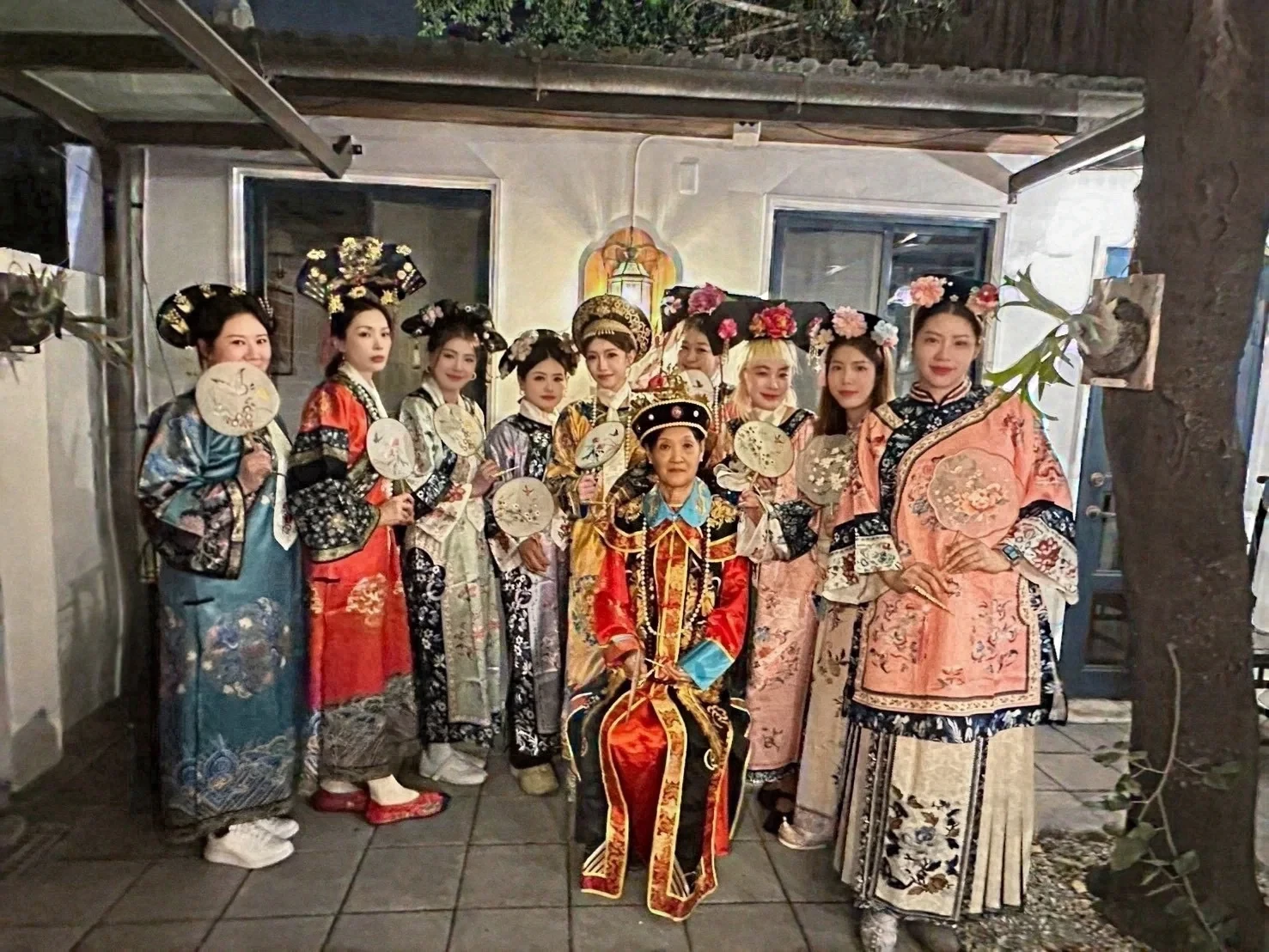 台中玩偶服分享 服裝租借,西區服裝租借