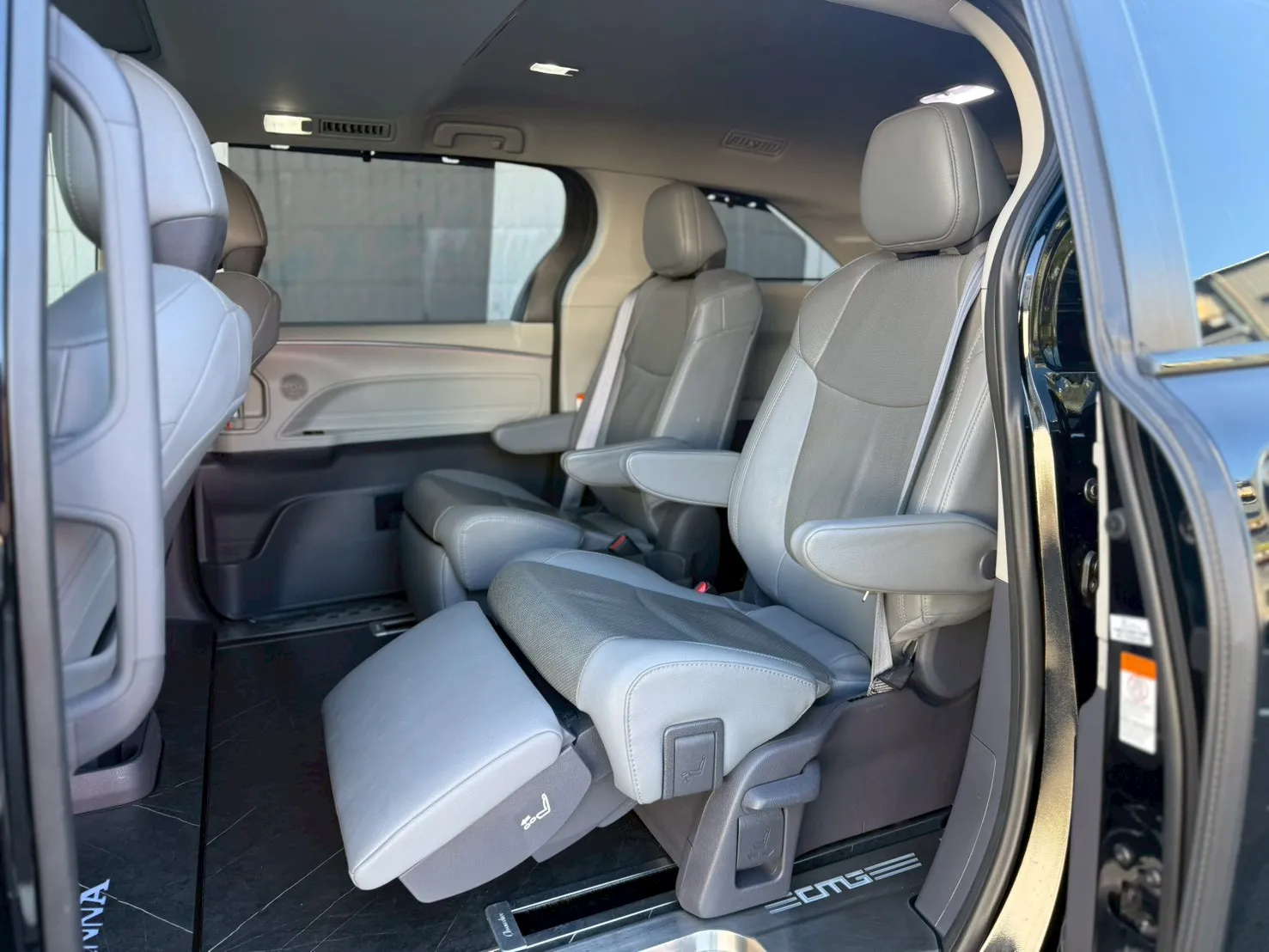 2021年 Toyota Sienna 2.5 HYBRID LIMTED 跑6萬