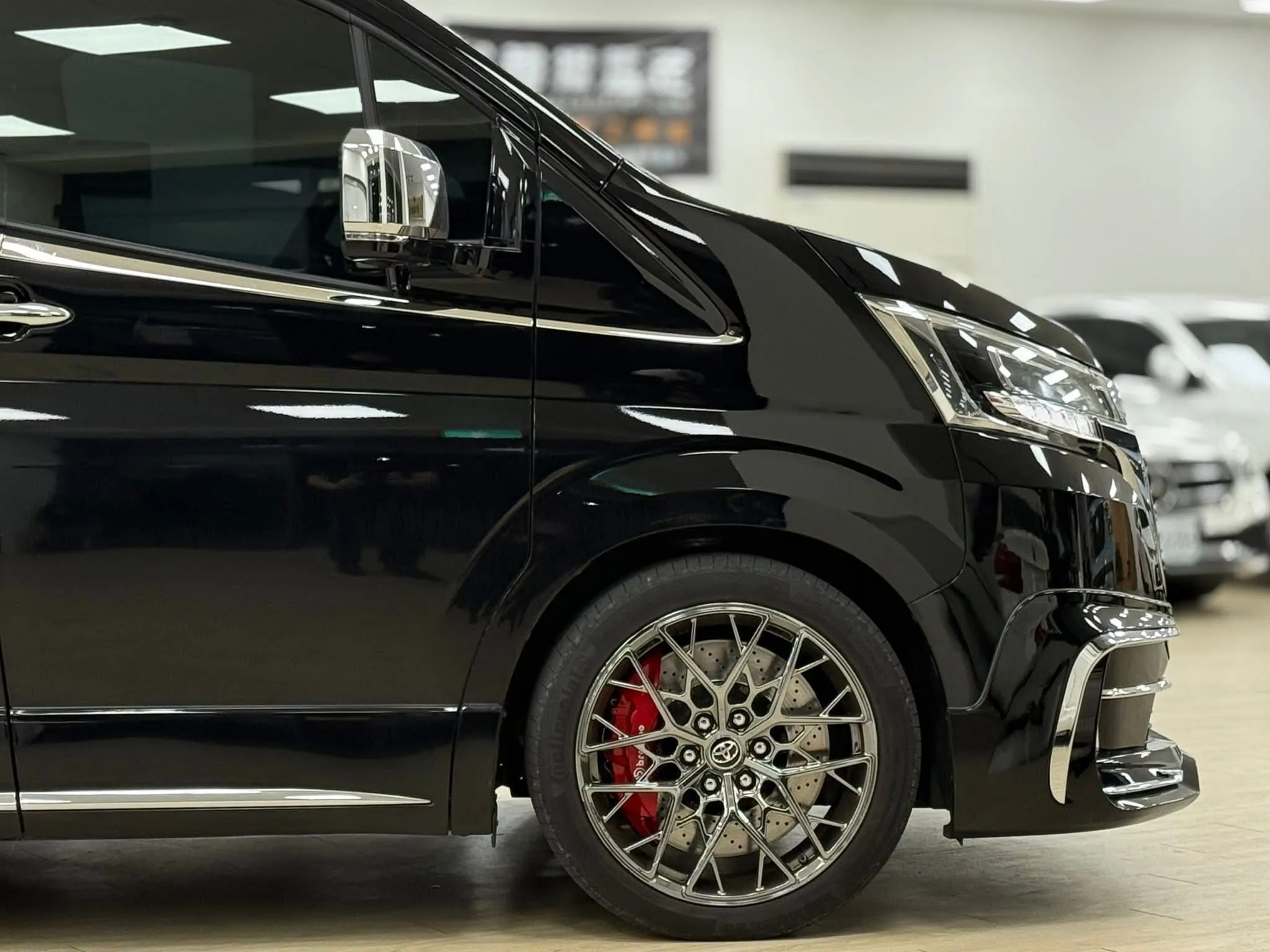 2022年 Toyota GRANVIA 6人座 旗艦版