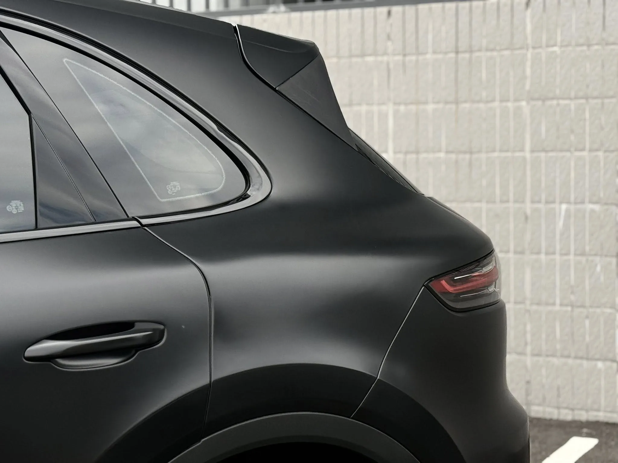 2018年 Porsche Cayenne E3 貼膜消光黑