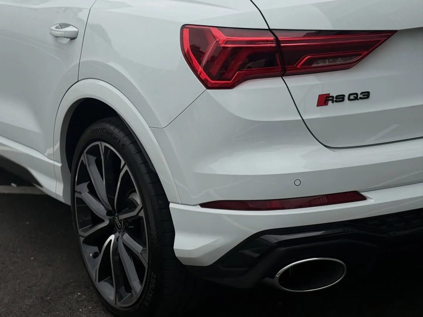 2022年 Audi RSQ3 Quattro