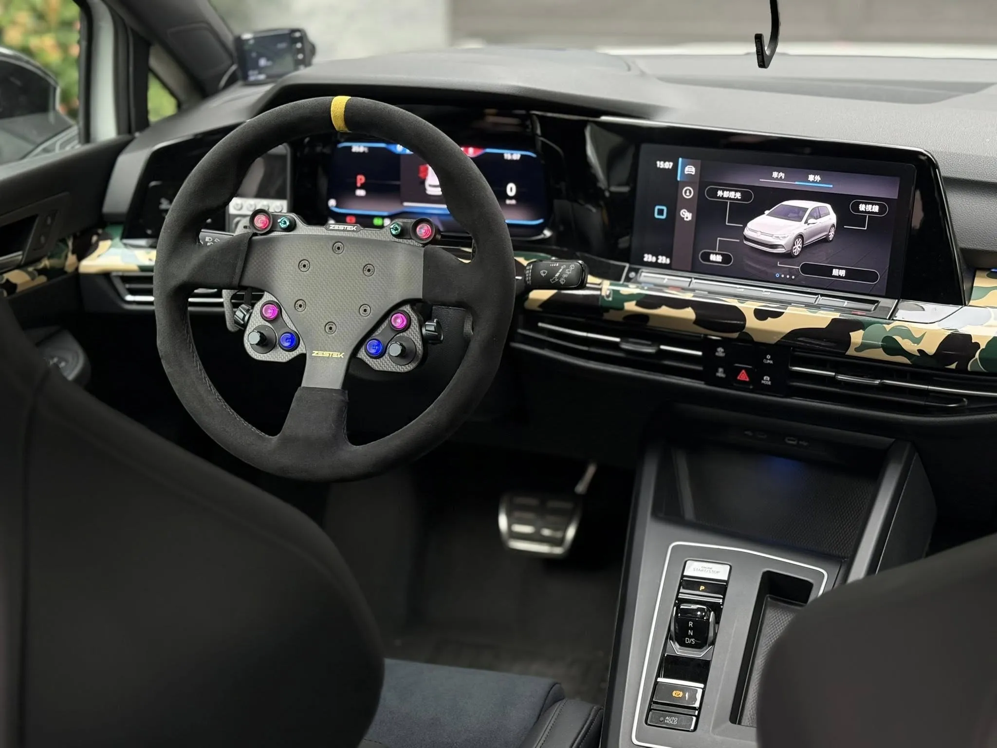 2022年 VW Golf 280 eTSI R-Line