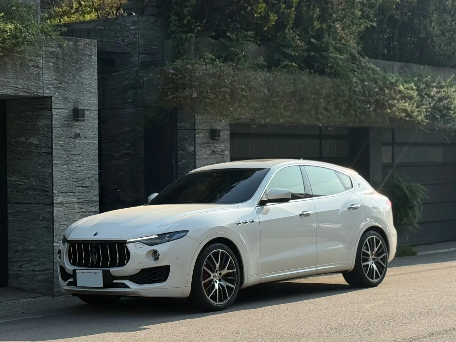 2017年式 Maserati Levante S 白色