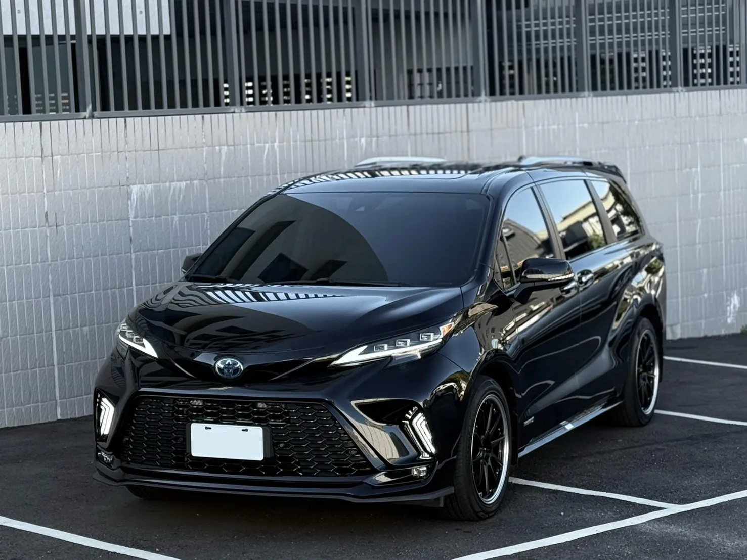 2021年 Toyota Sienna 2.5 HYBRID LIMTED 跑6萬