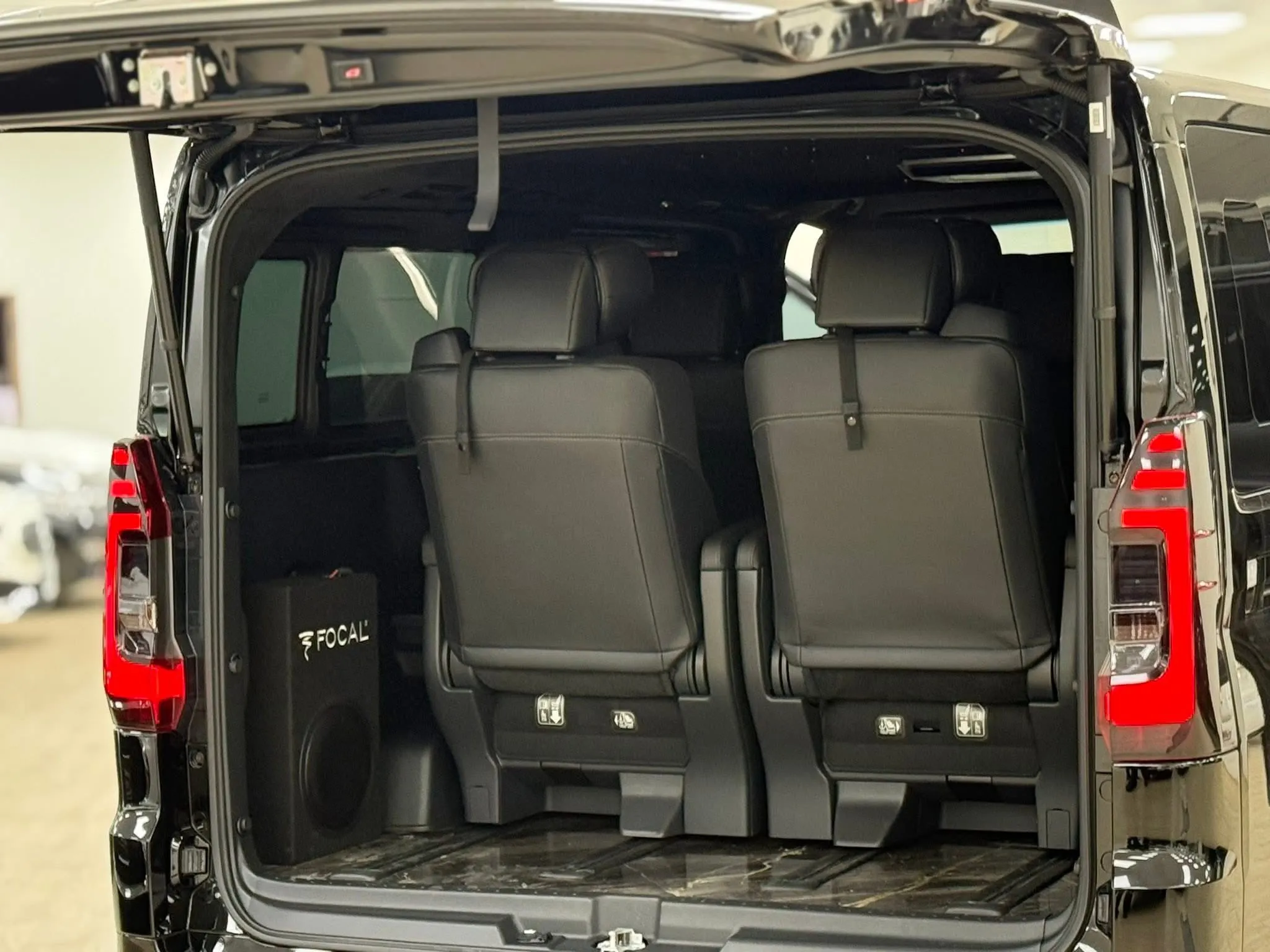 2022年 Toyota GRANVIA 6人座 旗艦版