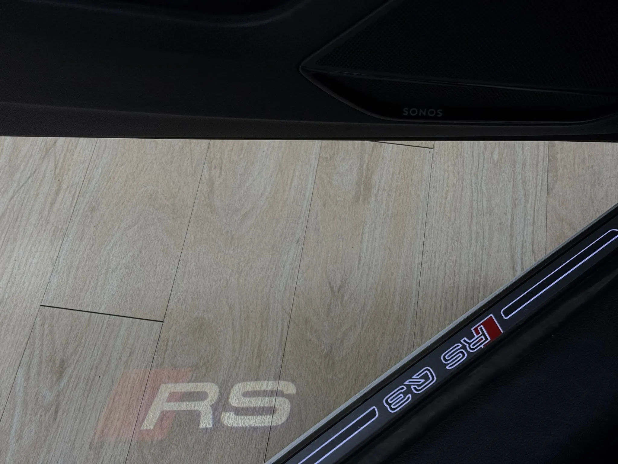 2022年 Audi RSQ3 Quattro