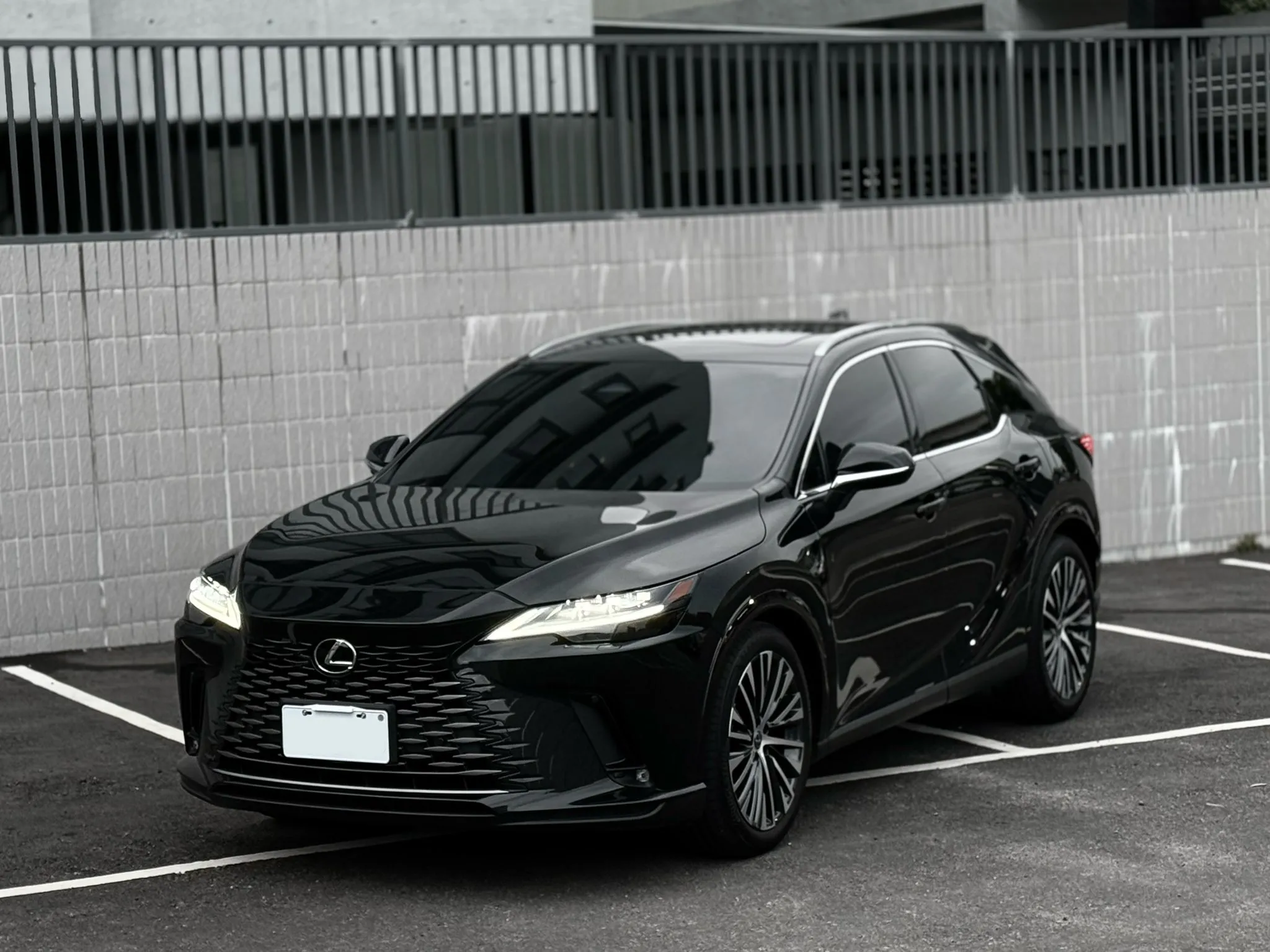 2025年 LEXUS RX350 頂級版