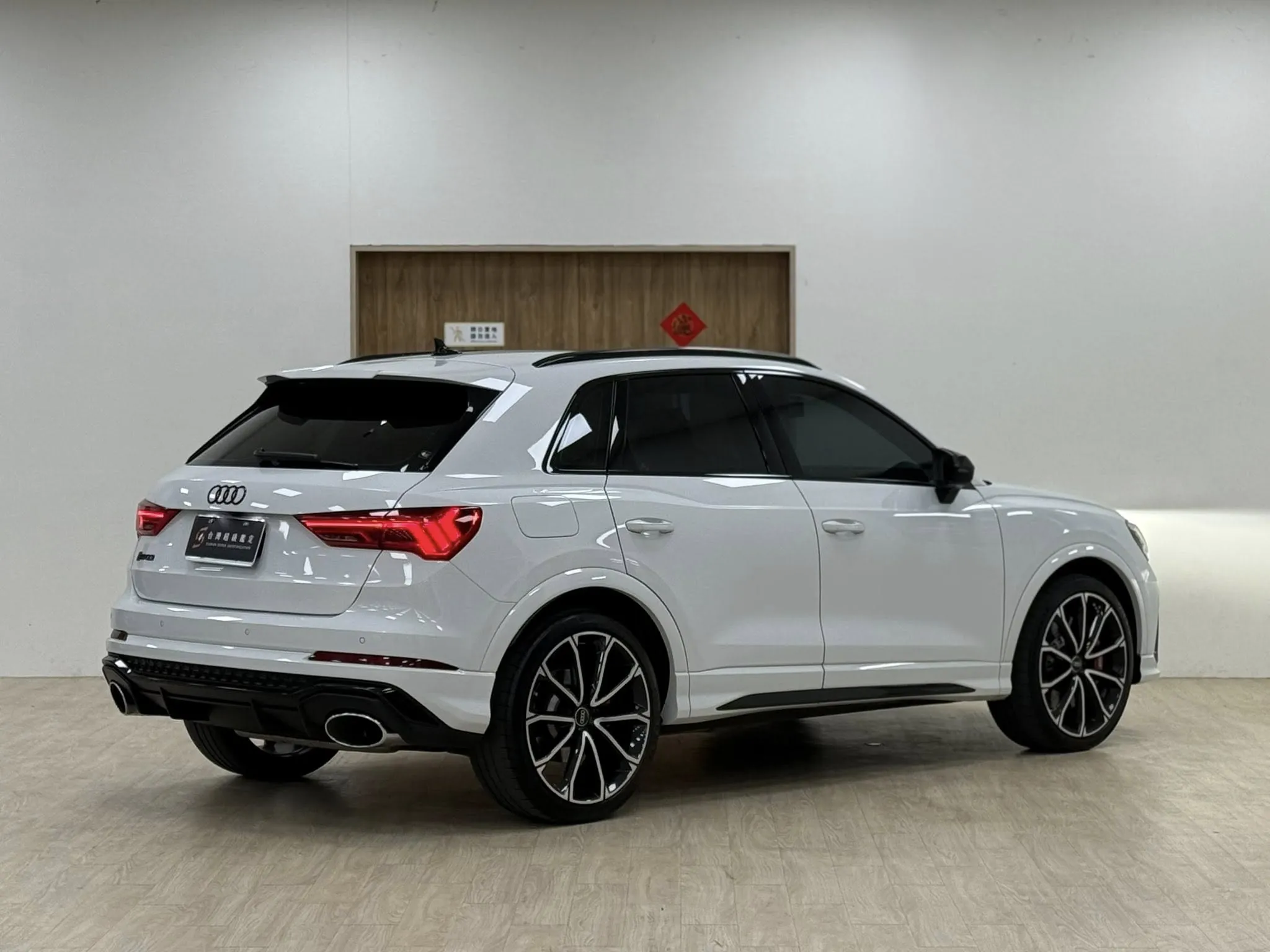 2022年 Audi RSQ3 Quattro