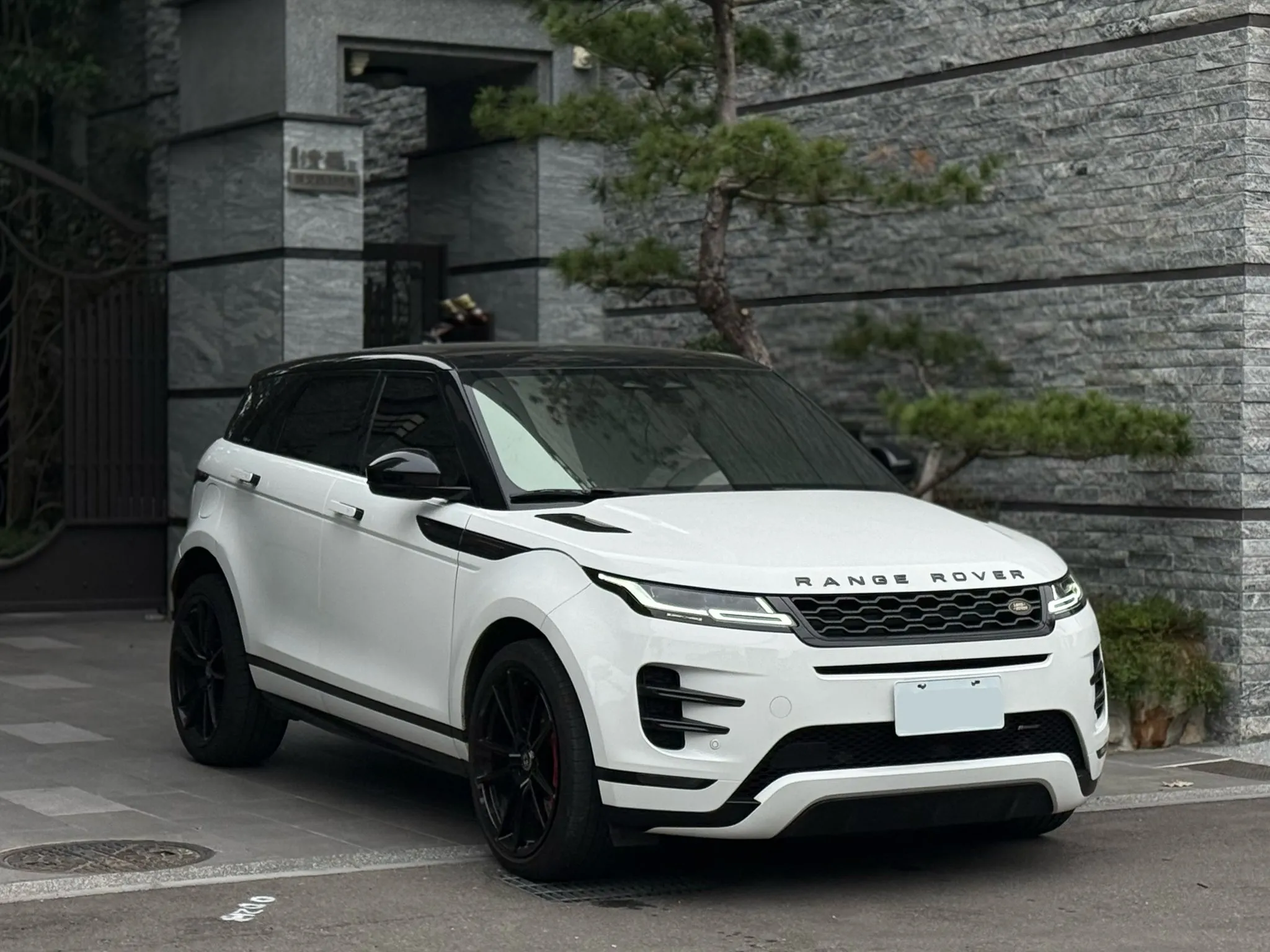 2023 Ranger Rover EVOQUE P250R