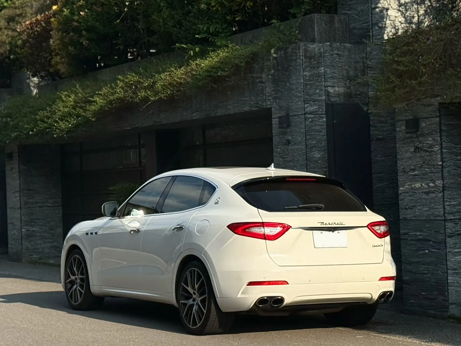 2017年式 Maserati Levante S 白色