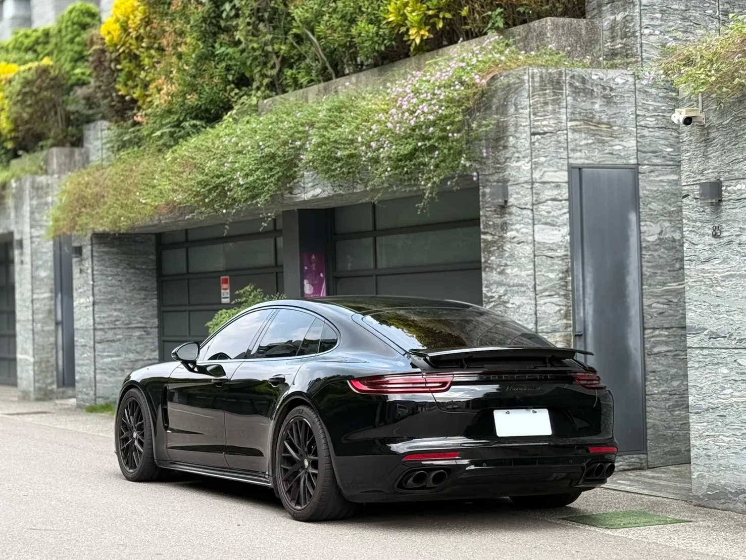 2017年 Porsche Panamera 4 黑色