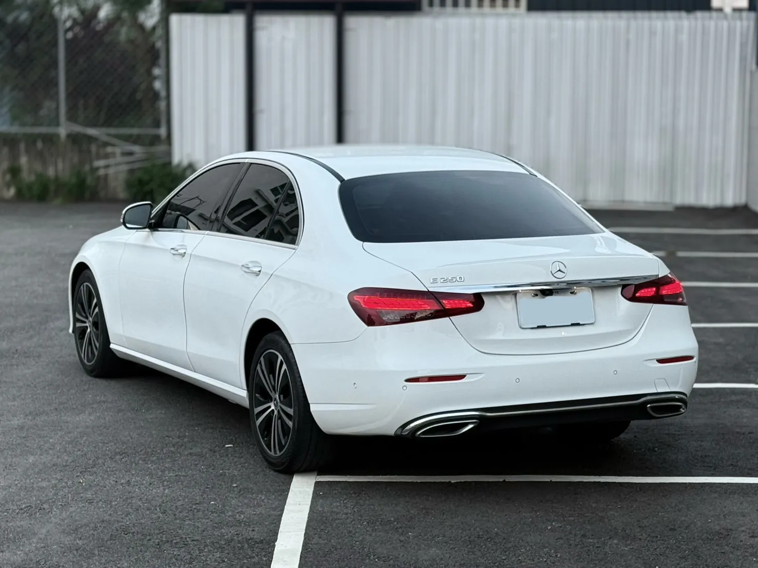 2021年 Mercedes Benz E250 運動版 白色