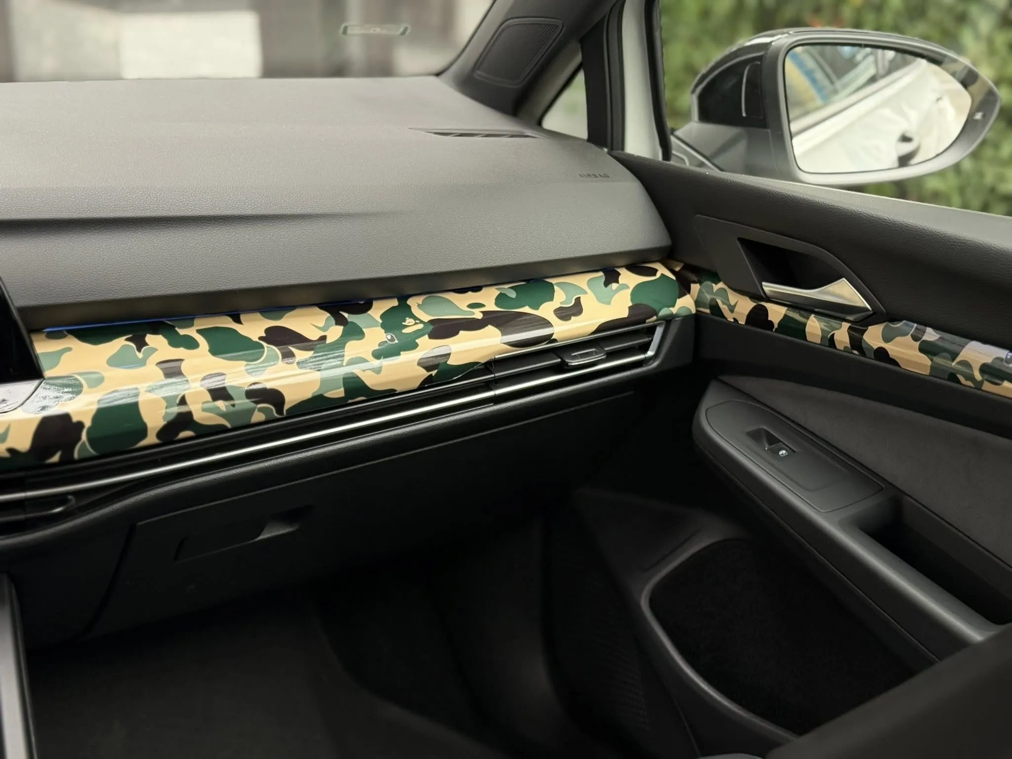 2022年 VW Golf 280 eTSI R-Line