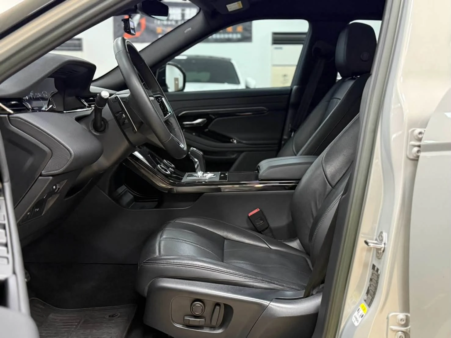 2022年 Land Rover Range Rover Evoque P200 R-Dynamic S 運動特仕版