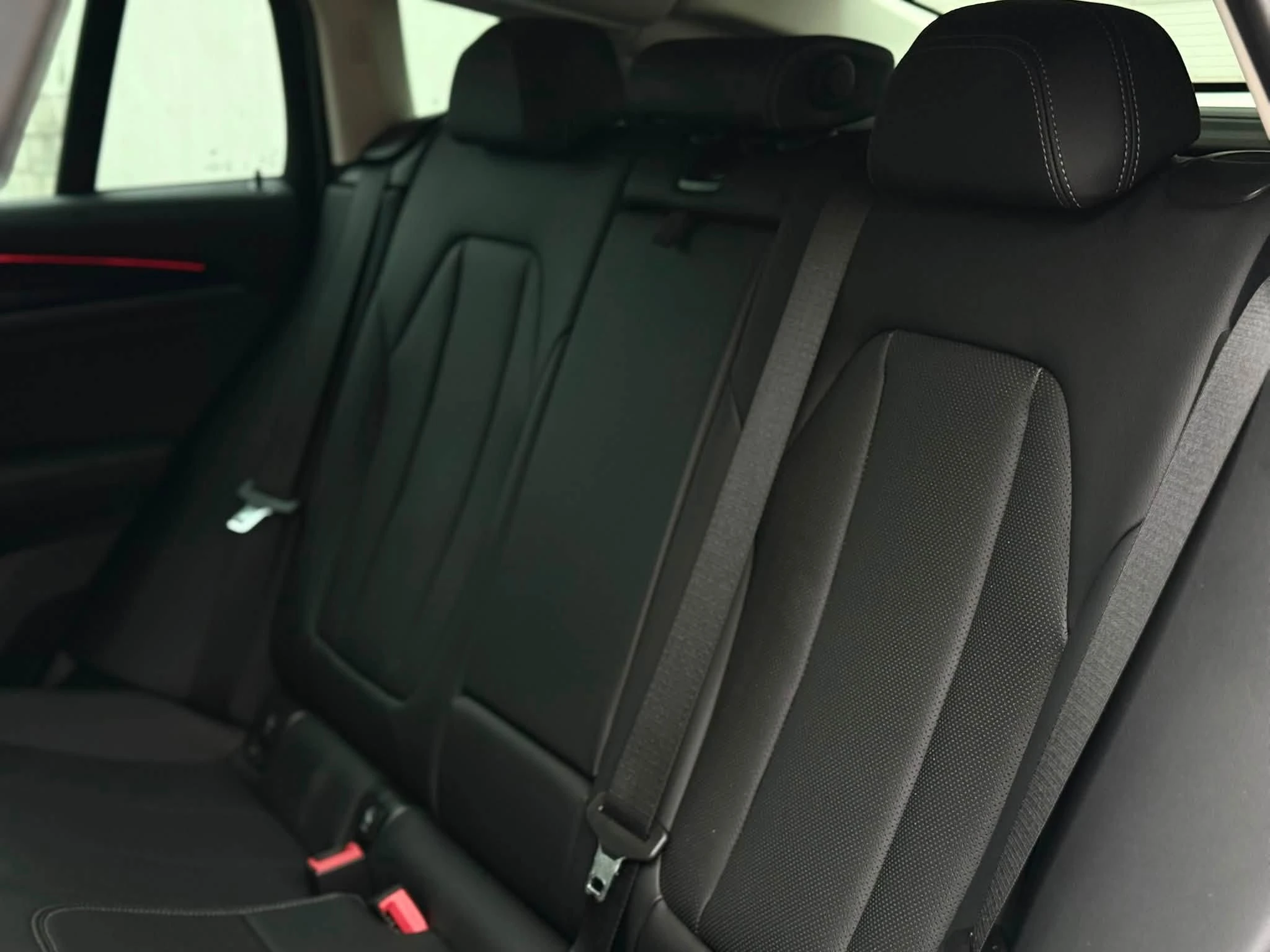正2023年BMW X4 20i 運動版