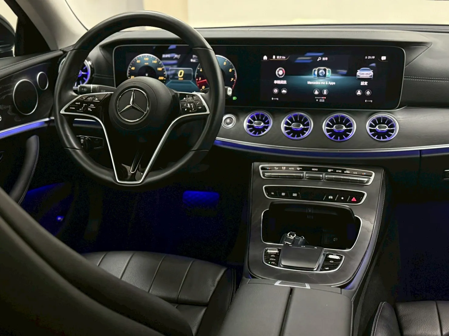 2022年 Mercedes Benz E200 Coupe 黑色