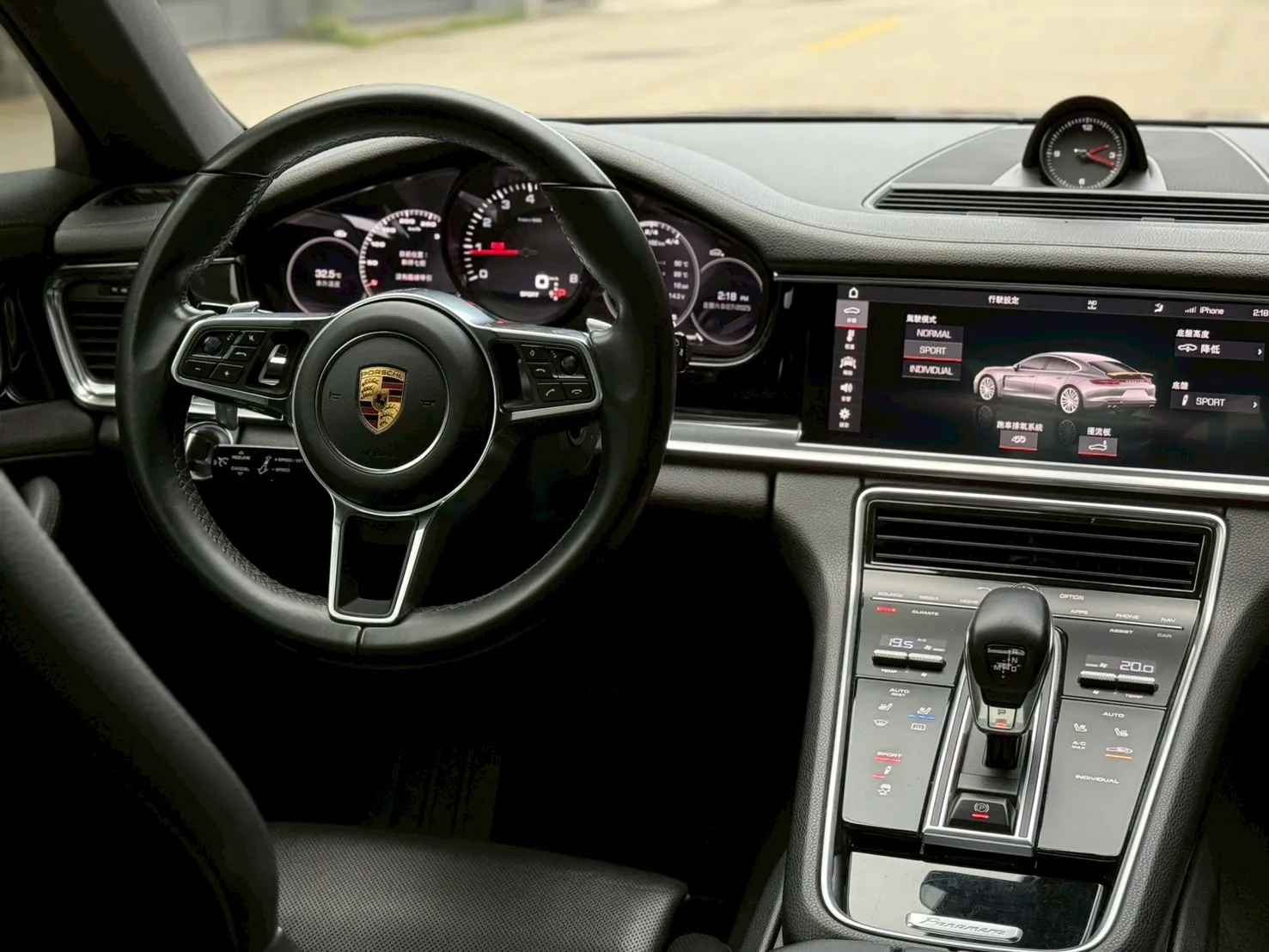 2017年 Porsche Panamera 4 黑色