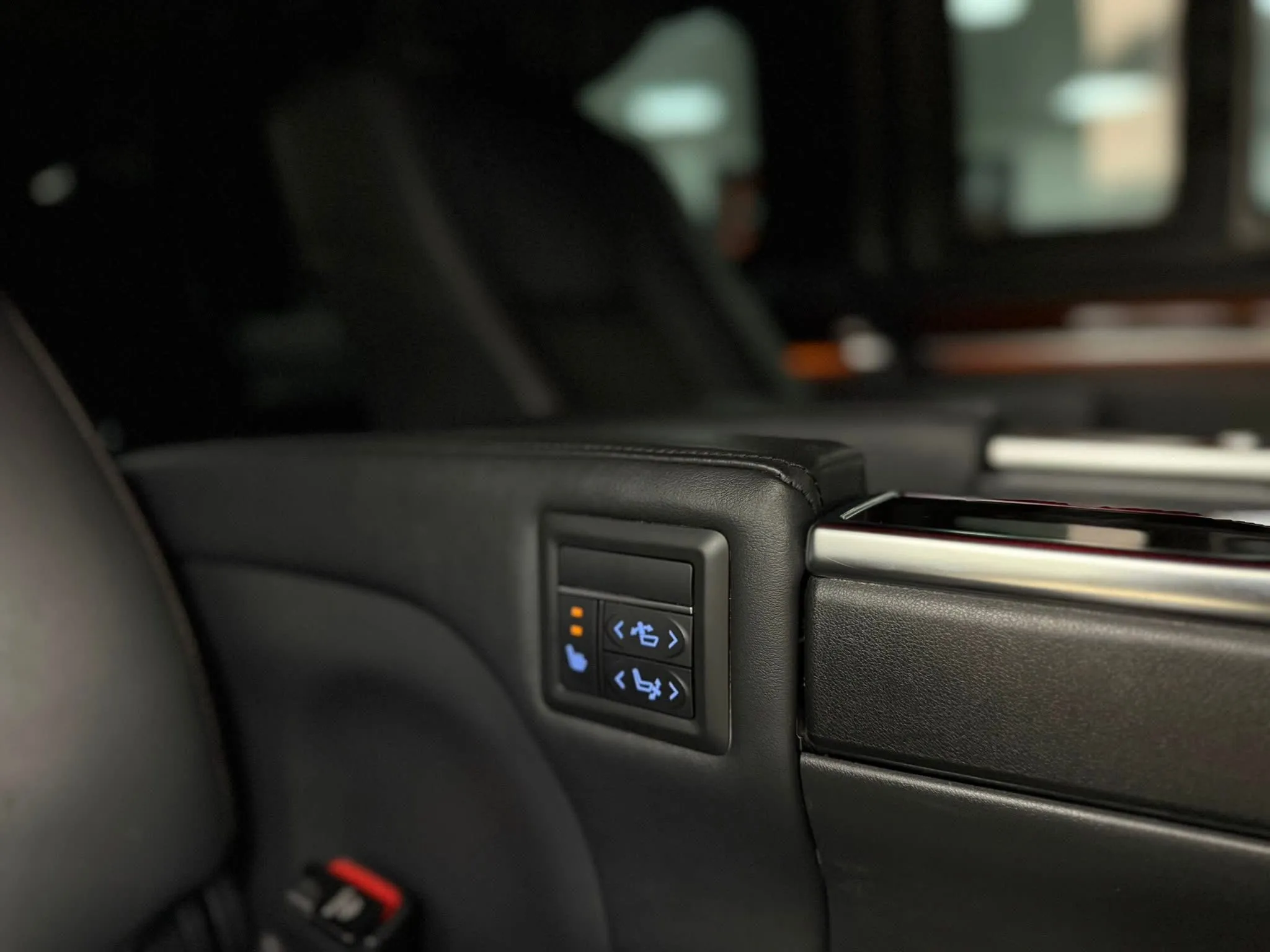 2022年 Toyota GRANVIA 6人座 旗艦版