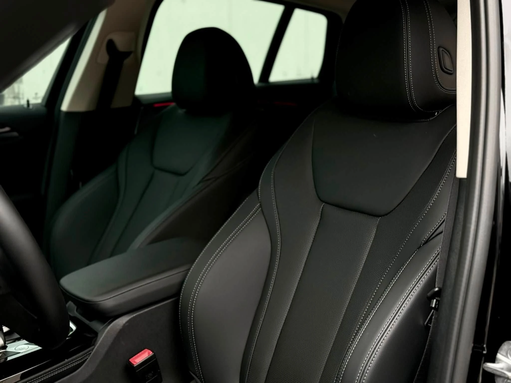 正2023年BMW X4 20i 運動版