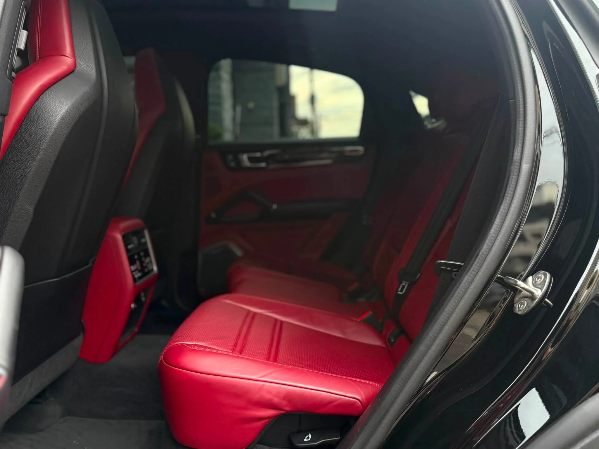 2021/22年式 Porsche Cayenne Coupe