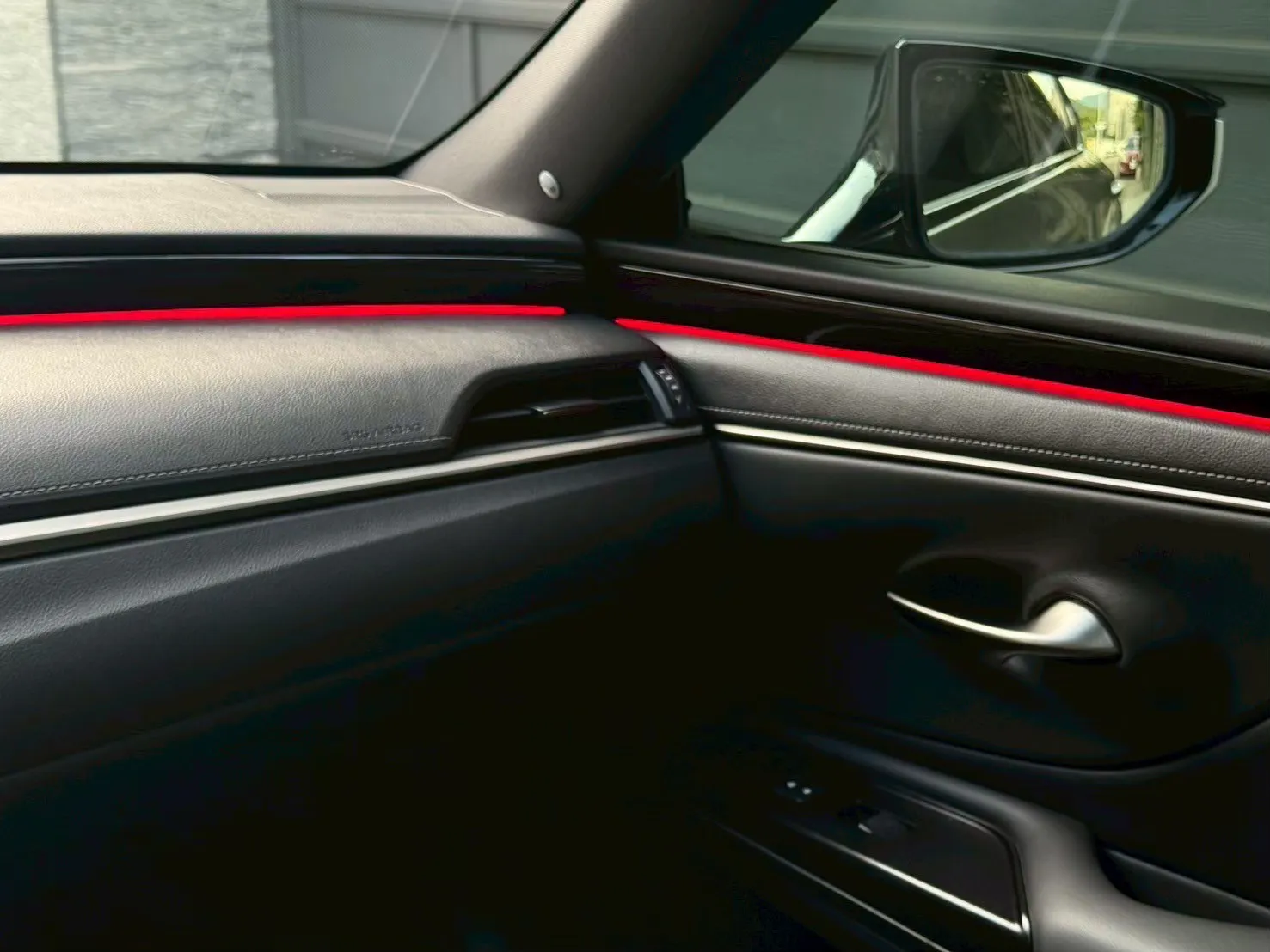 2020年 Lexus ES200 豪華版 鈦色