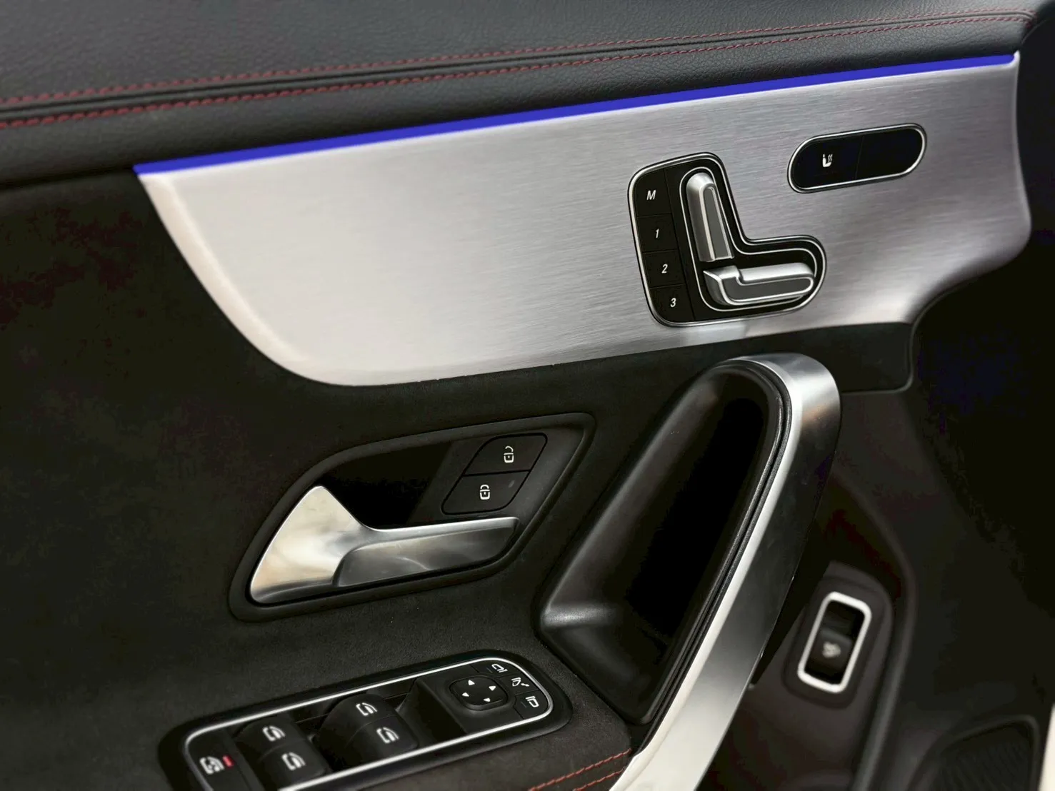 2020年 Mercedes Benz CLA250 AMG 4Matic 白色