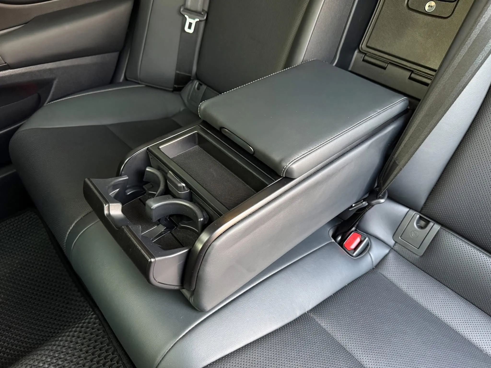 正2020年 Lexus ES200 豪華版