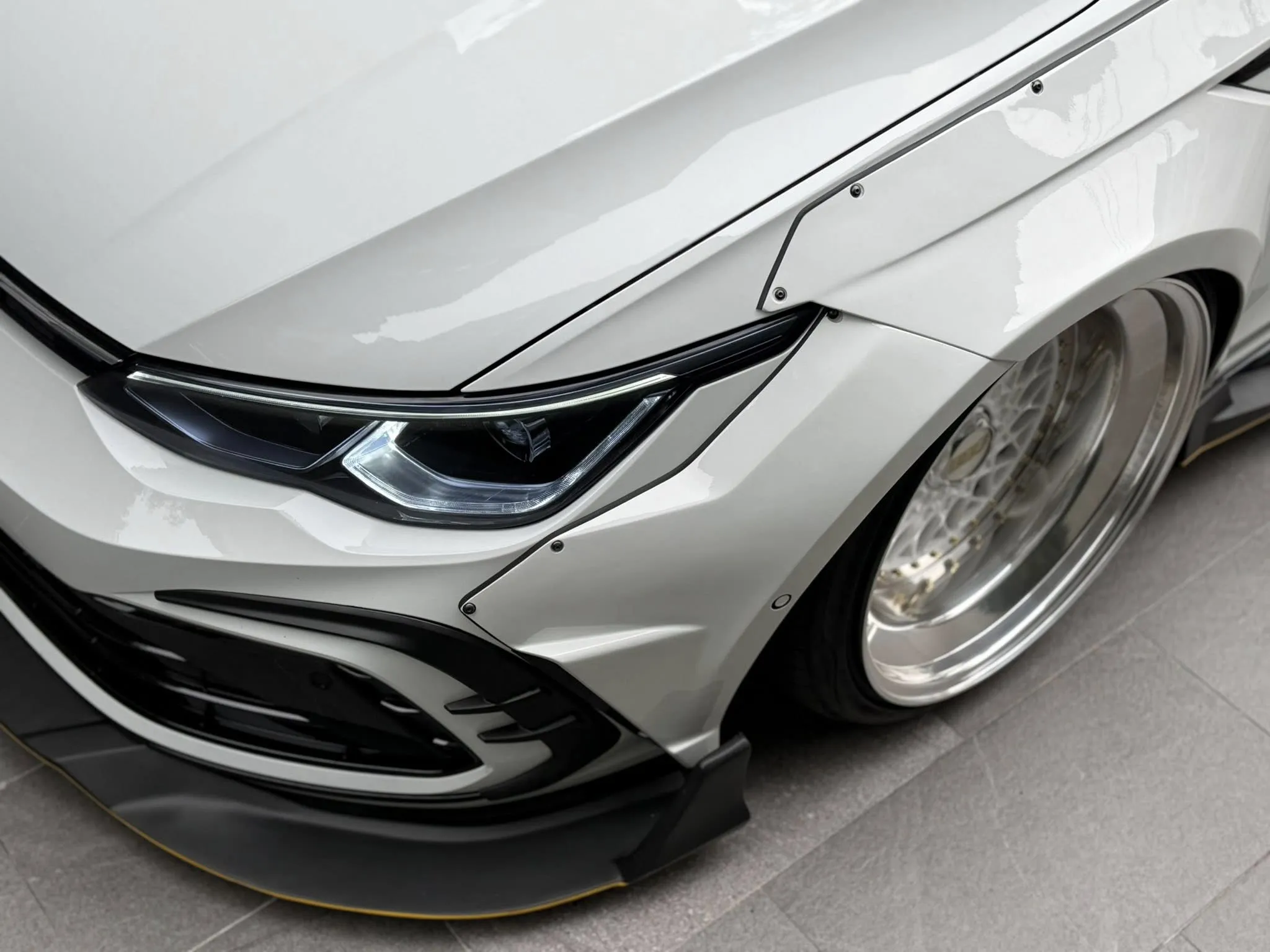 2022年 VW Golf 280 eTSI R-Line