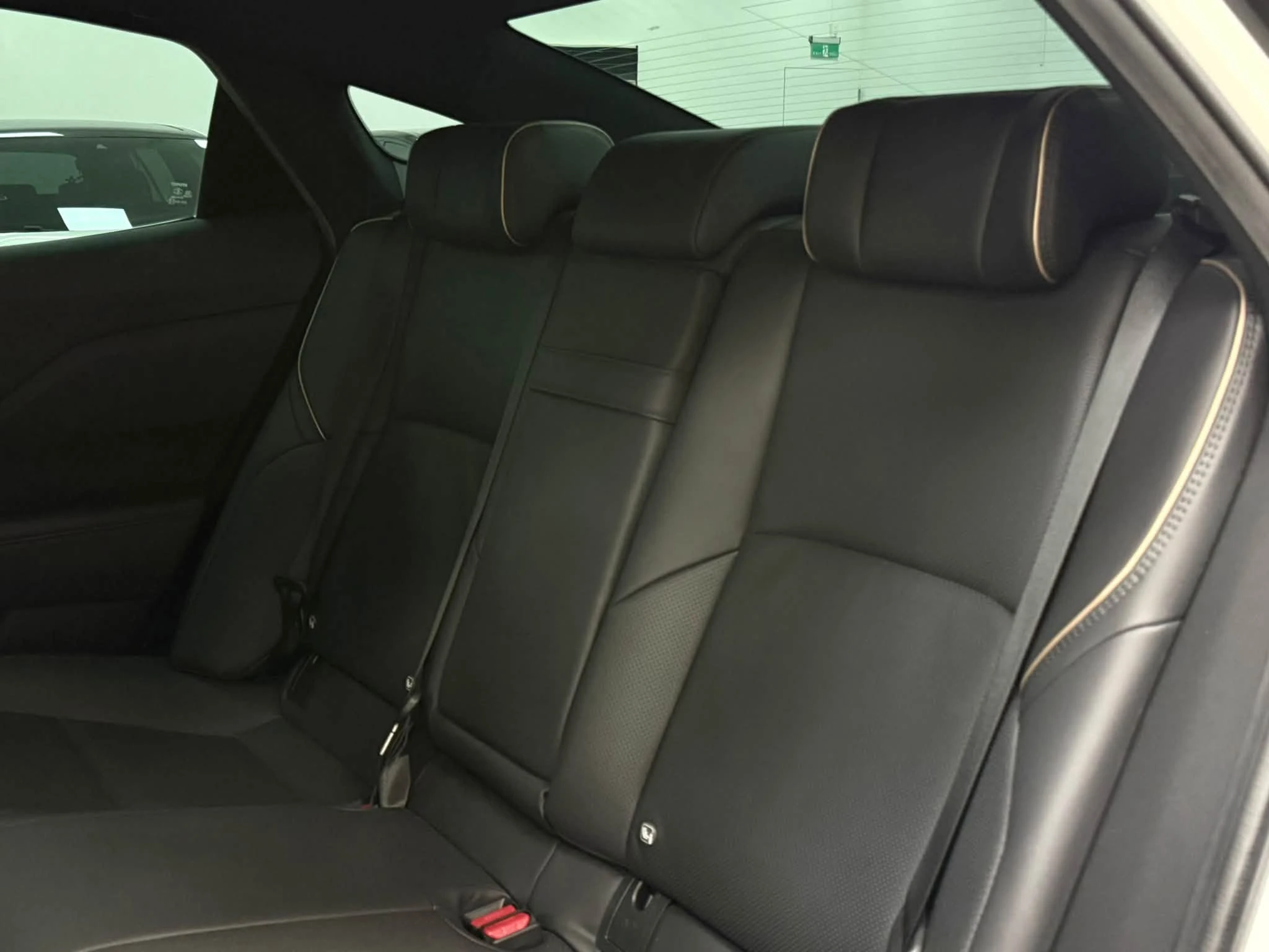 2023年 Toyota Crown 貴族版