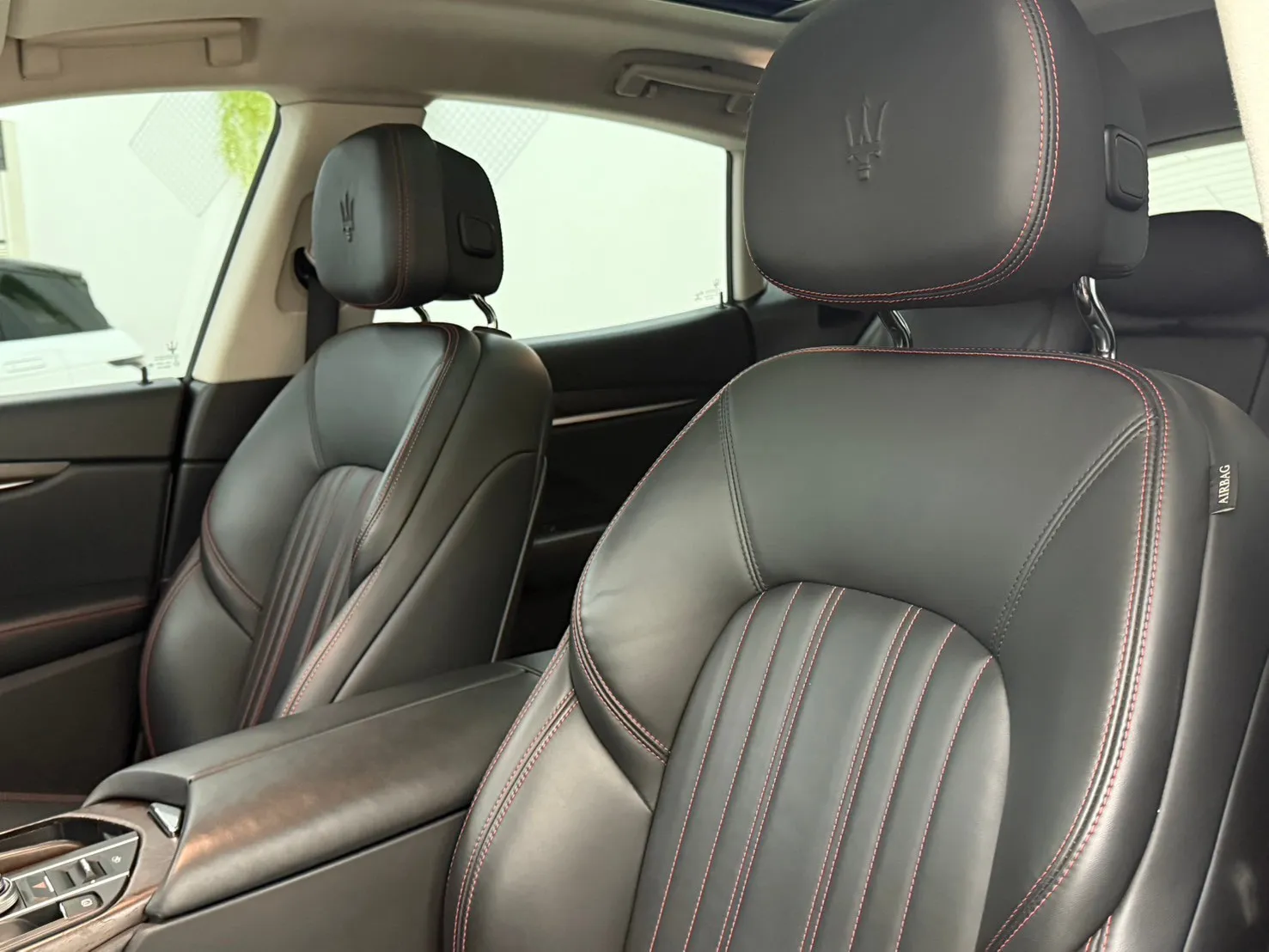 2017年式 Maserati Levante S 白色
