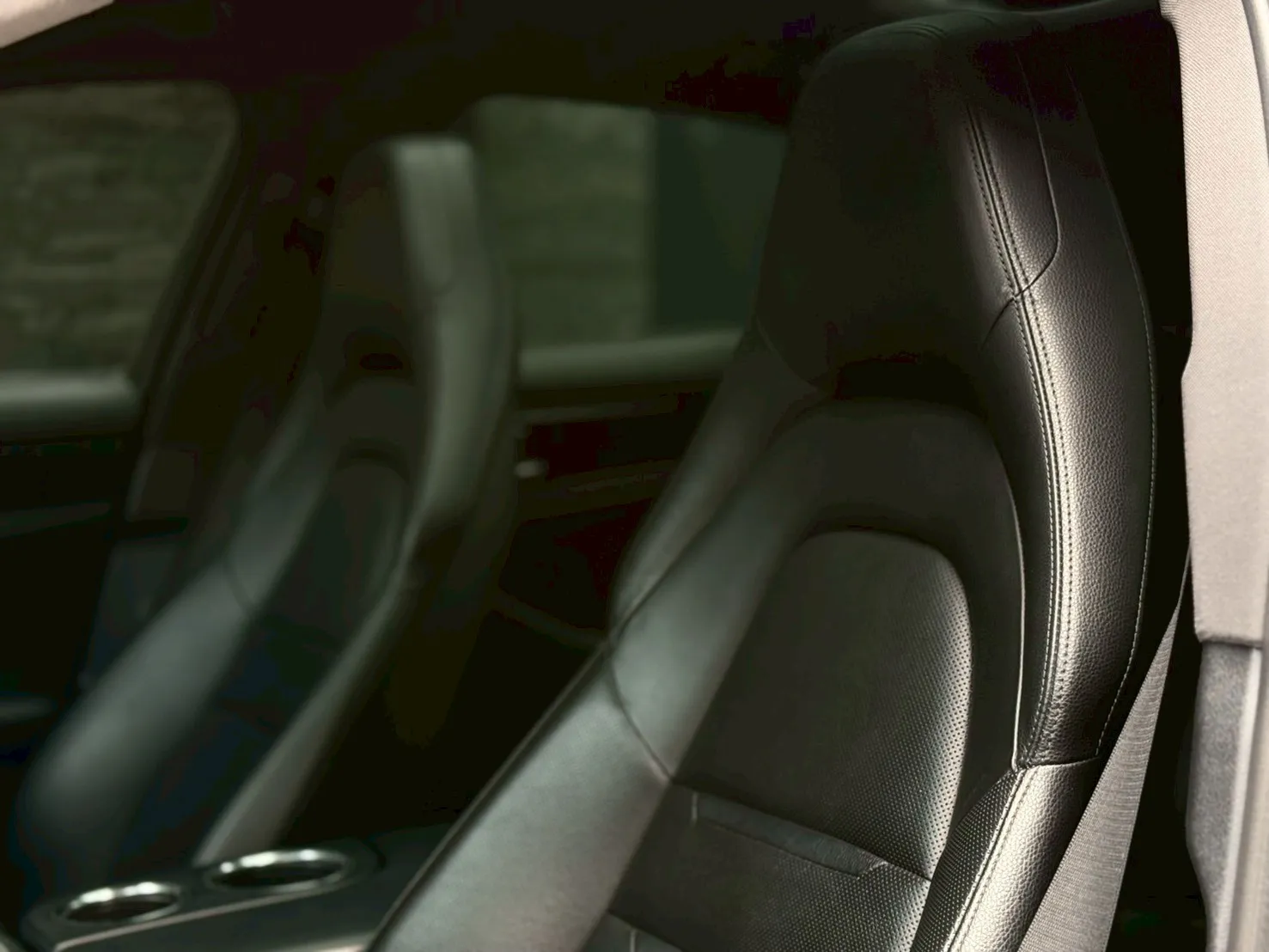 2017年 Porsche Panamera 4 黑色
