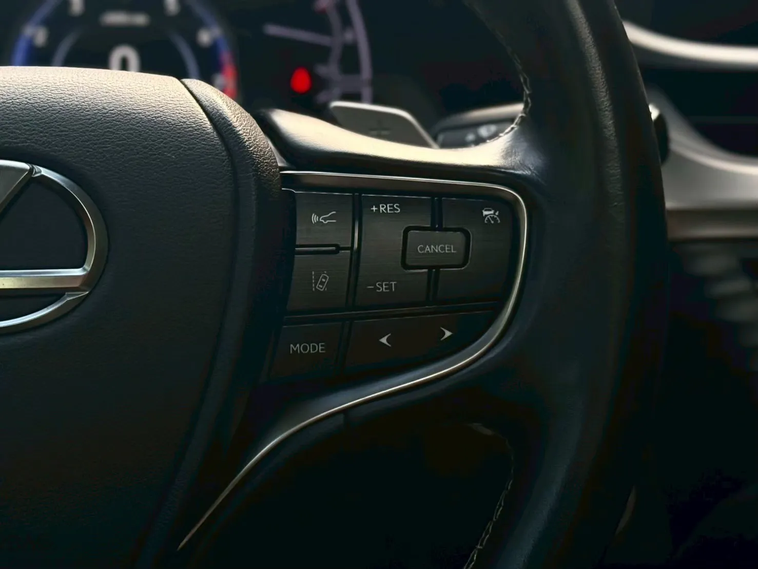 2020年 Lexus ES200 豪華版 鈦色