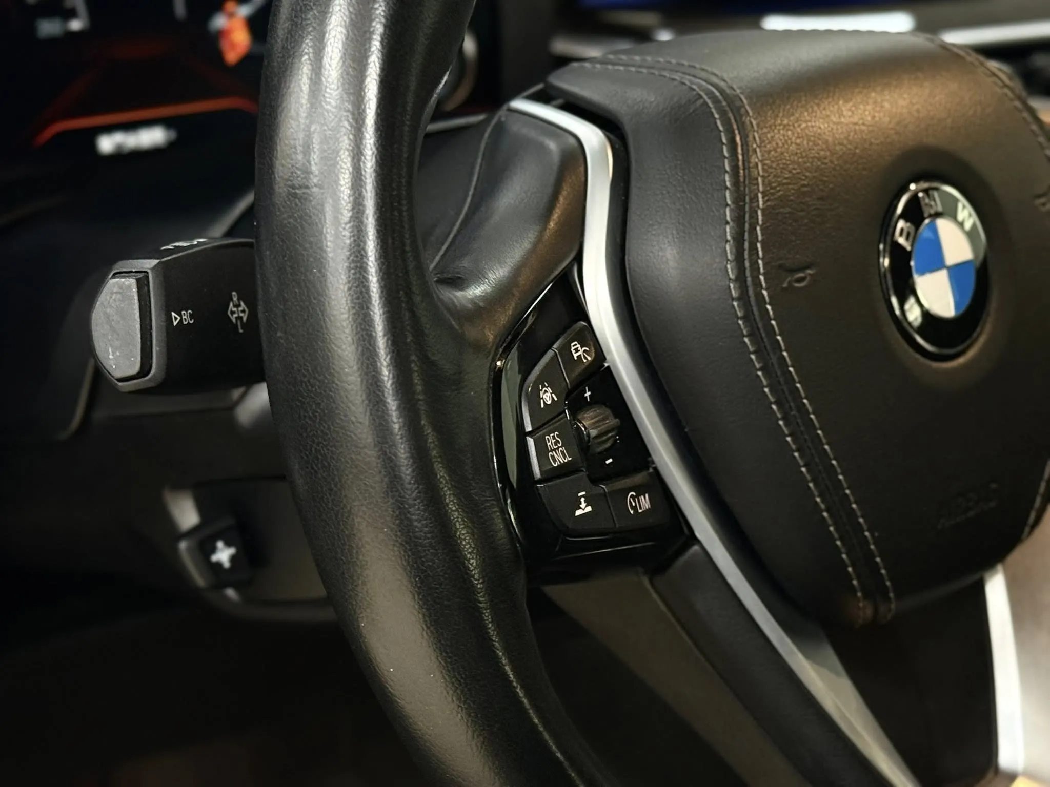 2017年 BMW G30 520d 總代理