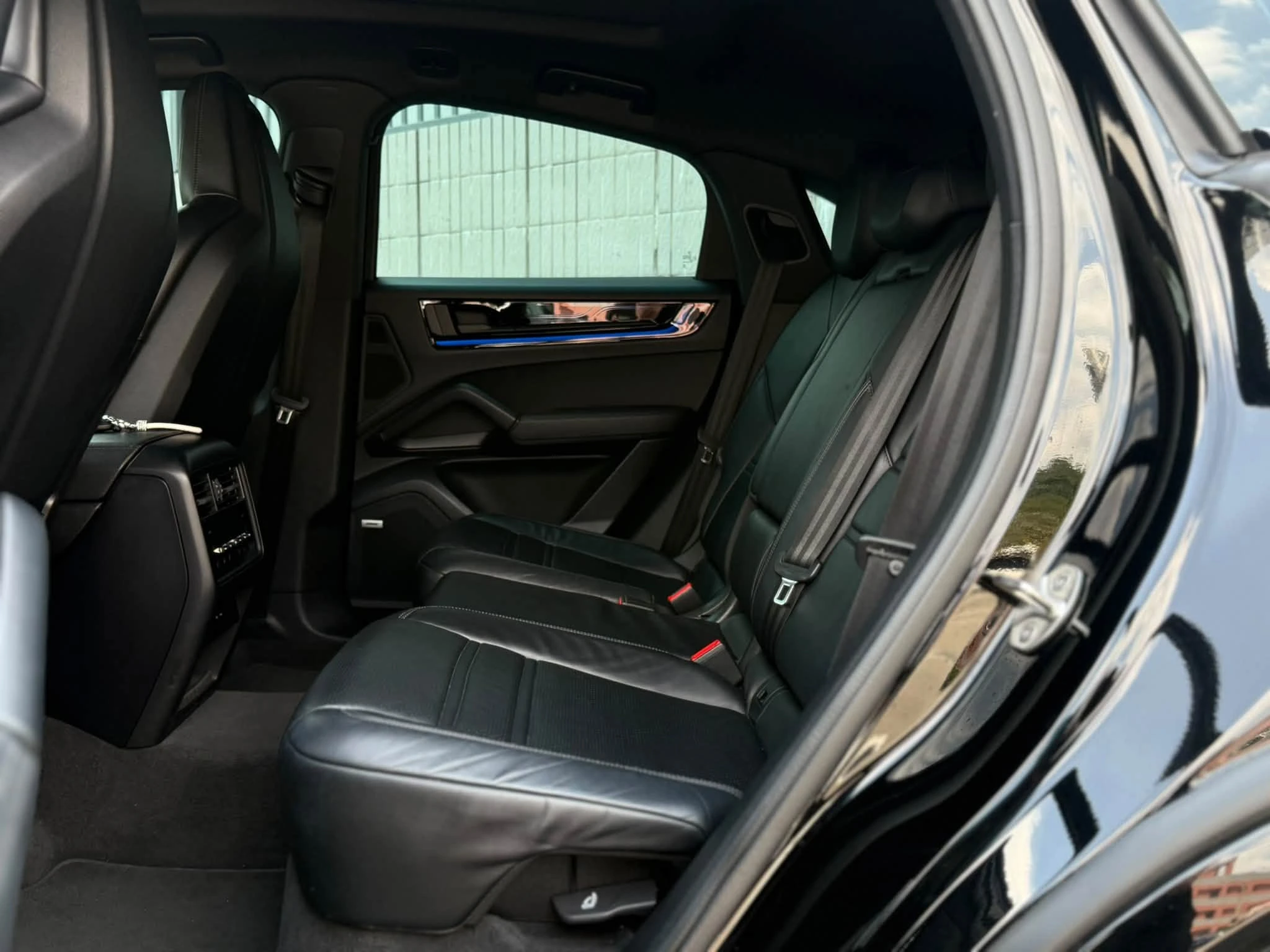 2023/24年式 Porsche Cayenne Coupe E3.2