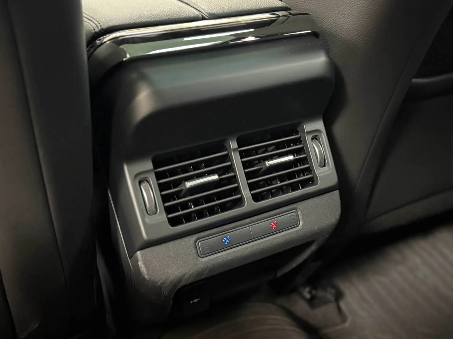 2022年 Land Rover Range Rover Evoque P200 R-Dynamic S 運動特仕版