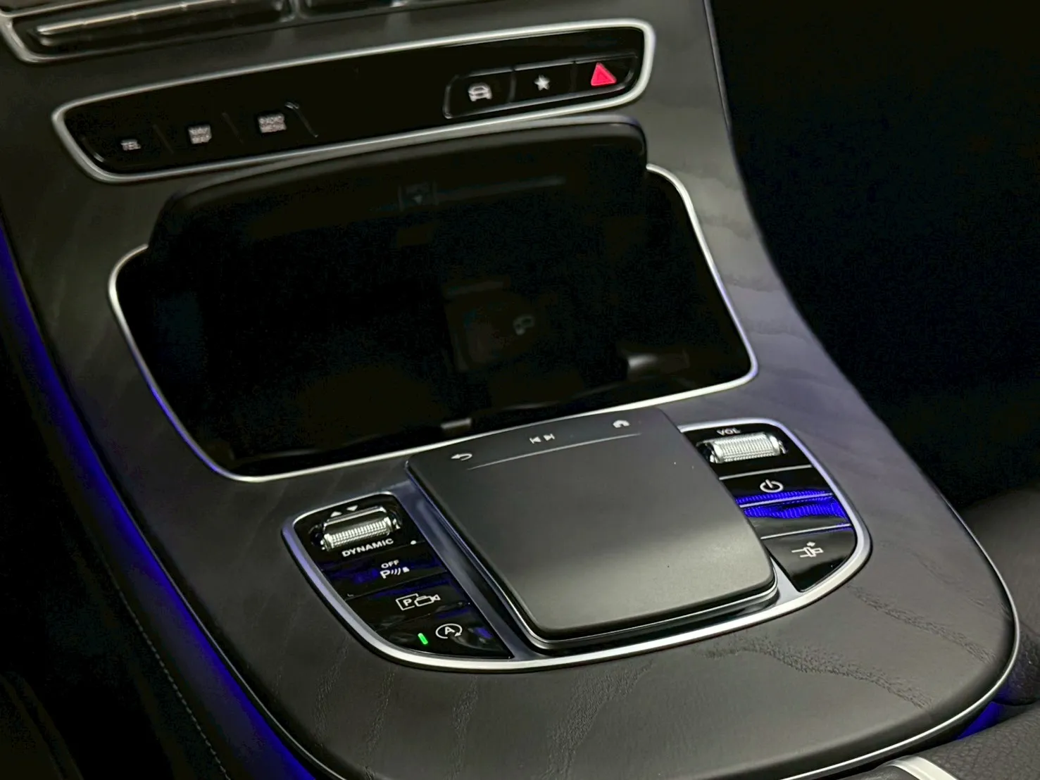 2022年 Mercedes Benz E200 Coupe 黑色