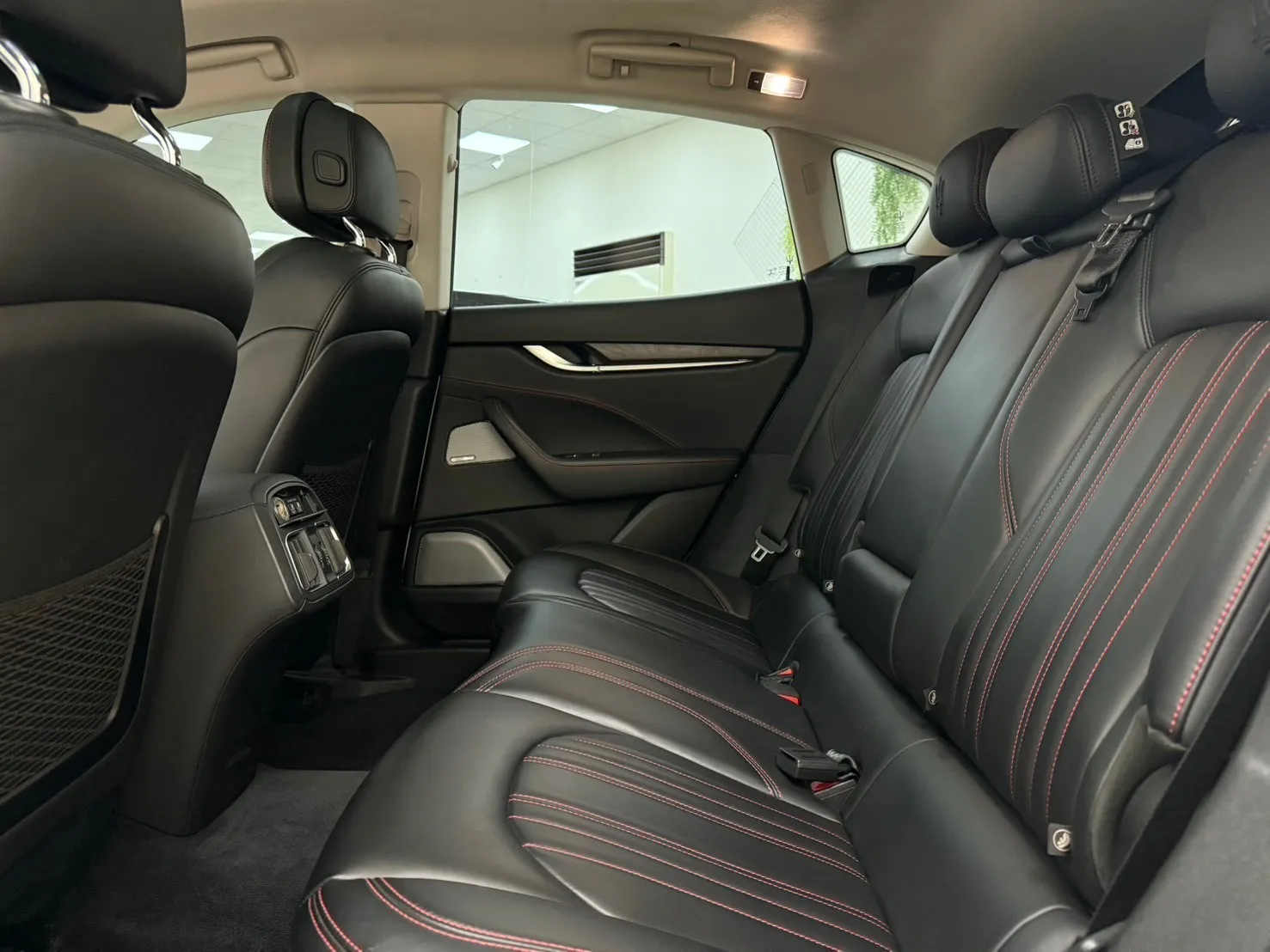 2017年式 Maserati Levante S 白色