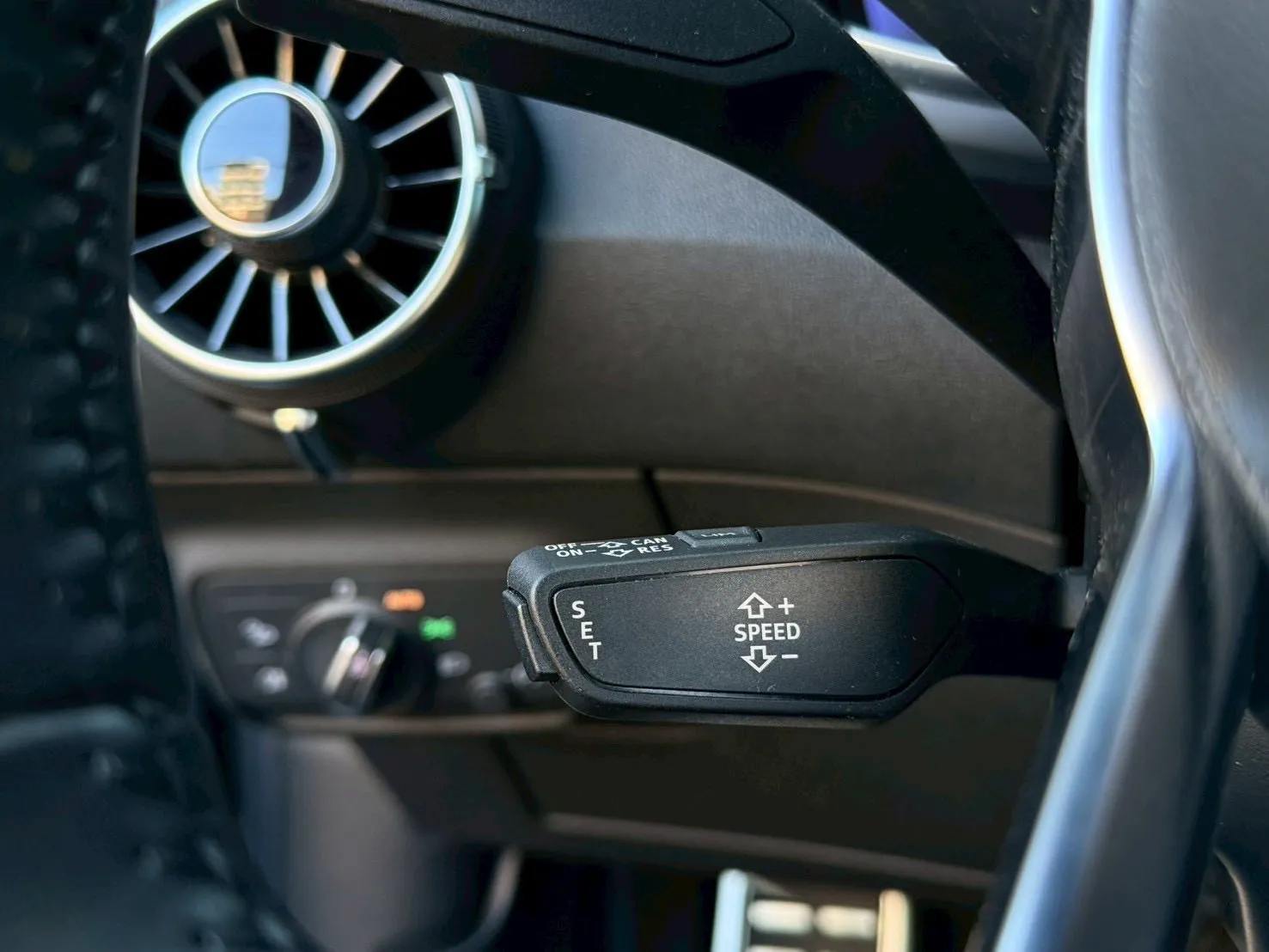 2023年 AUDI TT 45TFSI Quattro