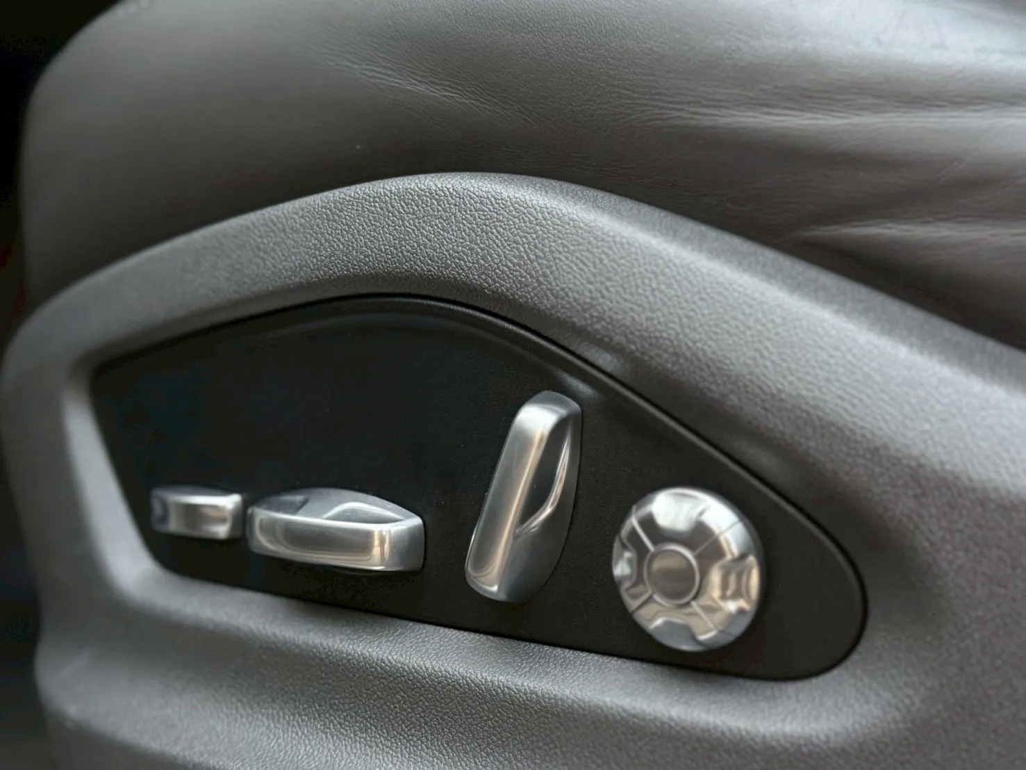 2018年 Porsche Cayenne 3.0 V6 E3