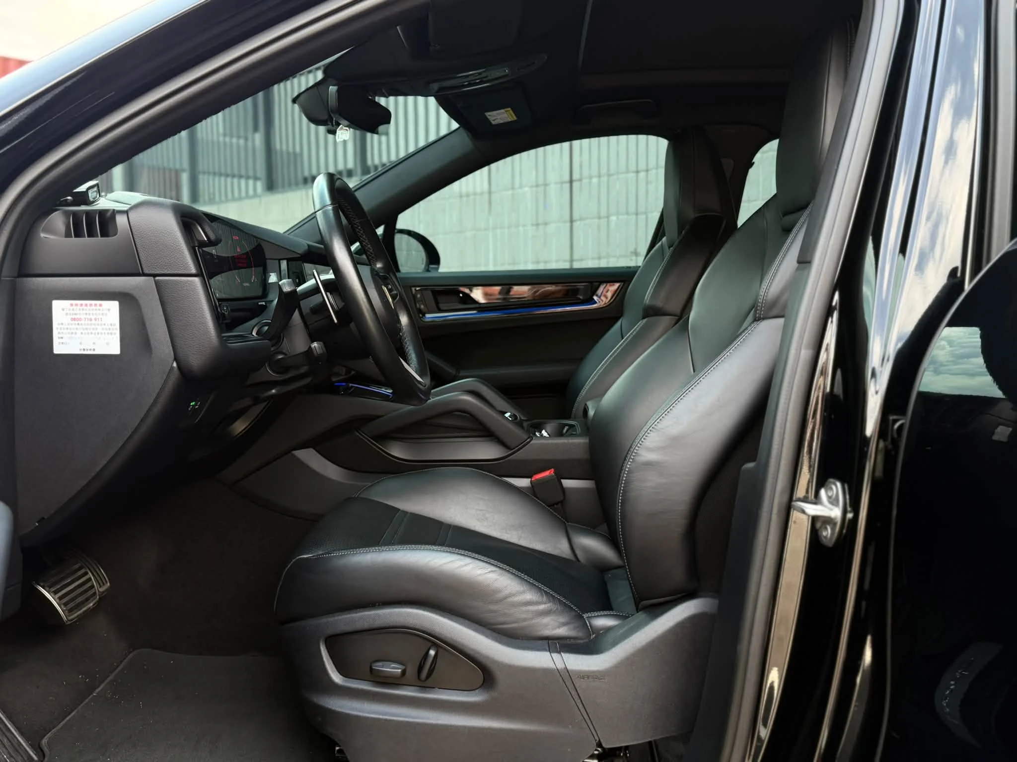 2023/24年式 Porsche Cayenne Coupe E3.2