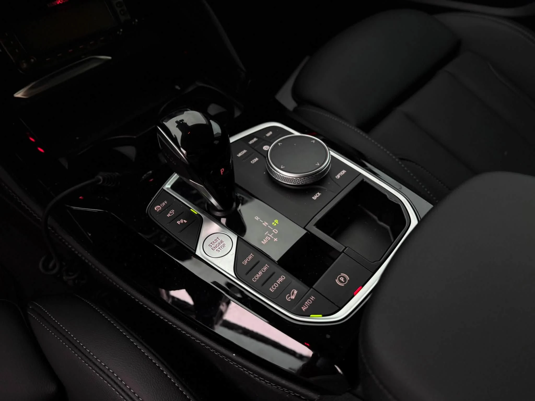 正2023年BMW X4 20i 運動版