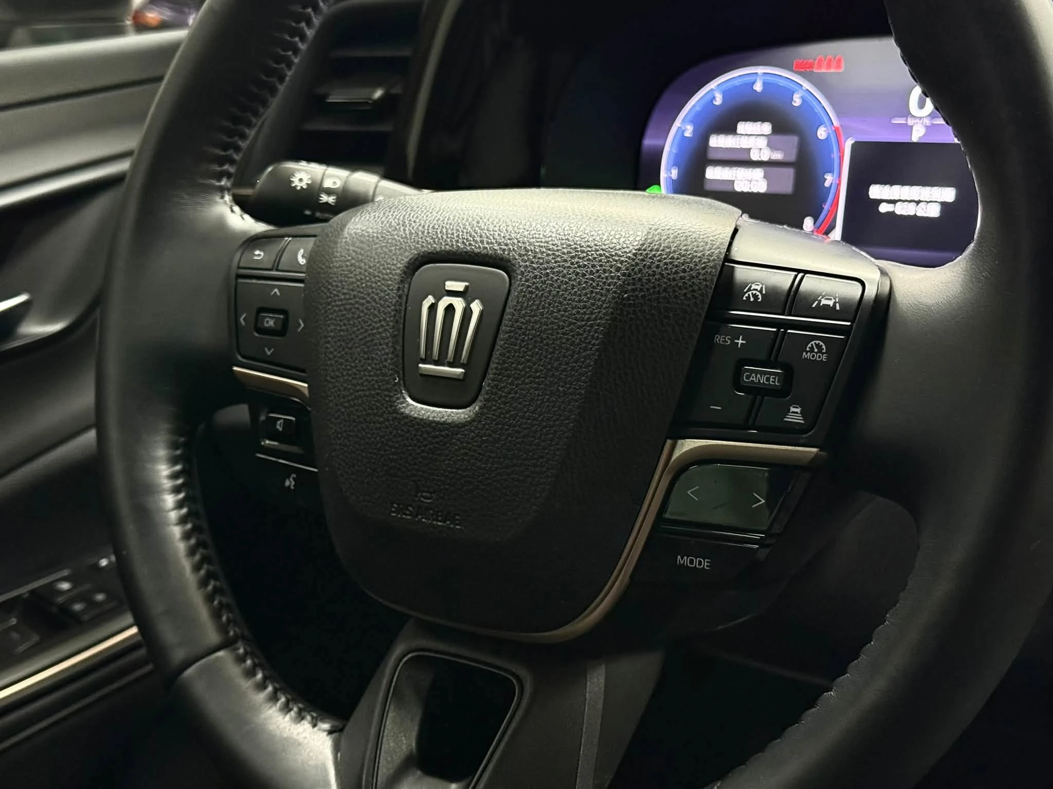 2023年 Toyota Crown 貴族版