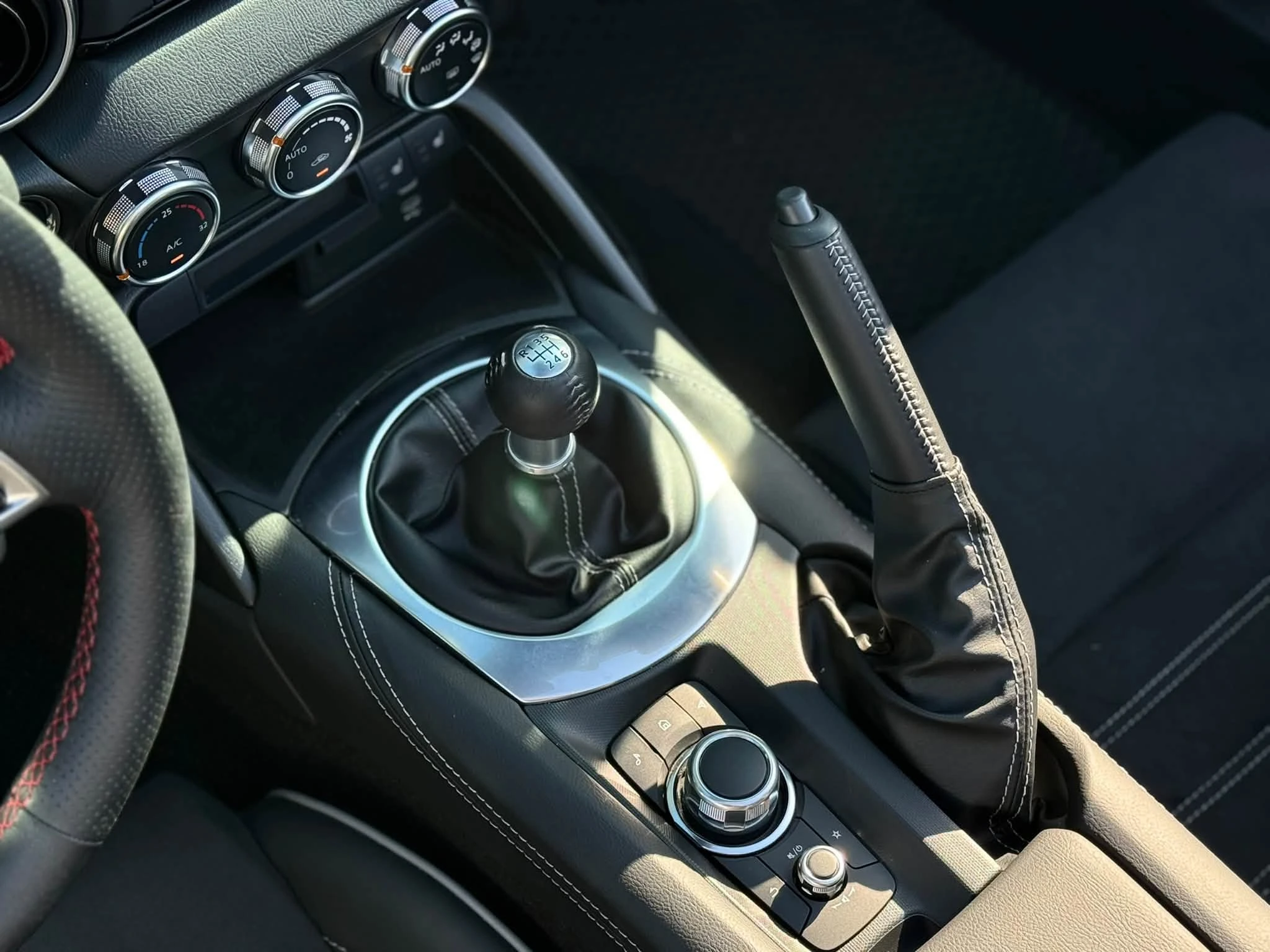 2025年 MAZDA MX-5 RS ND3 6MT