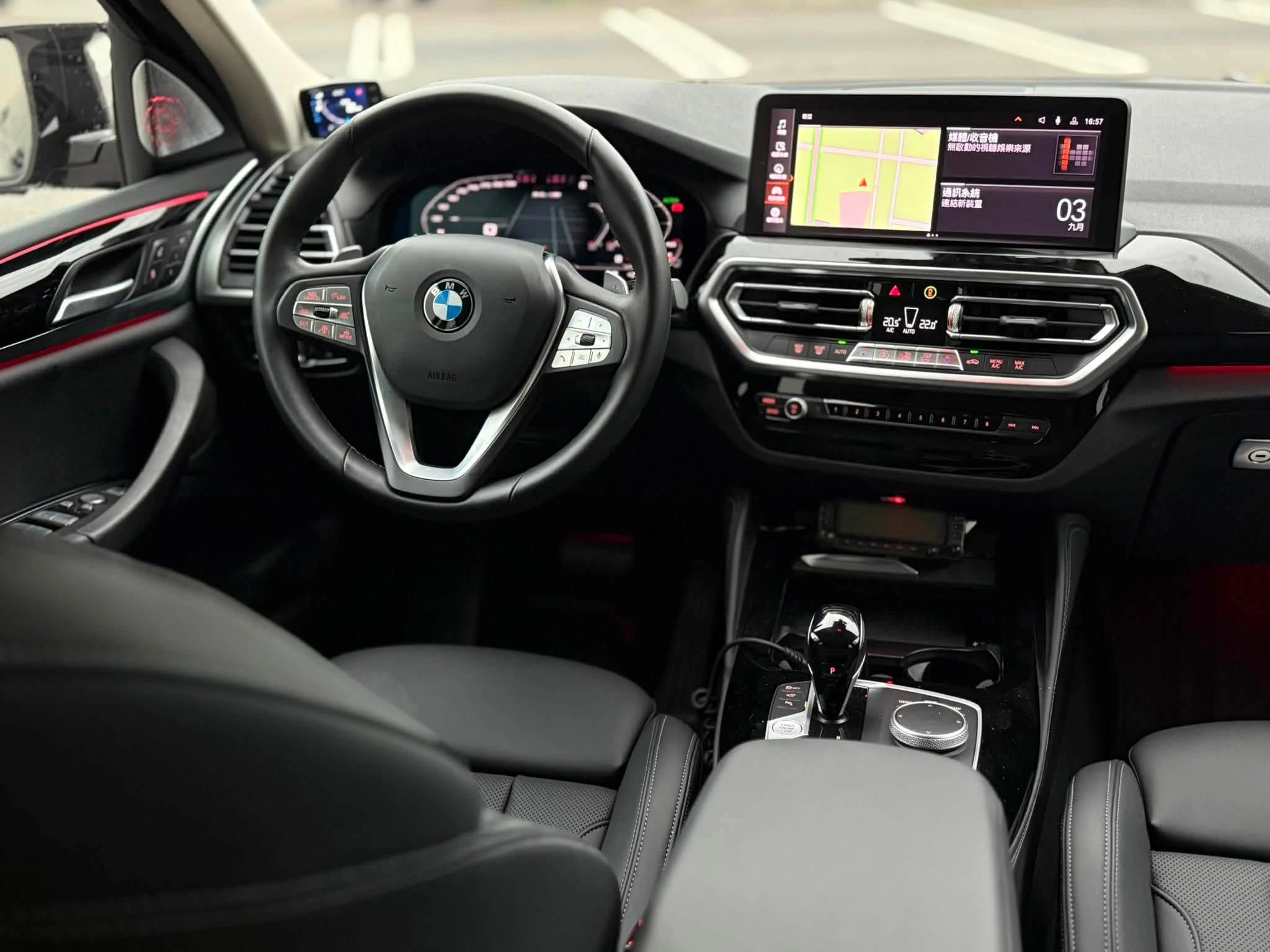 正2023年BMW X4 20i 運動版