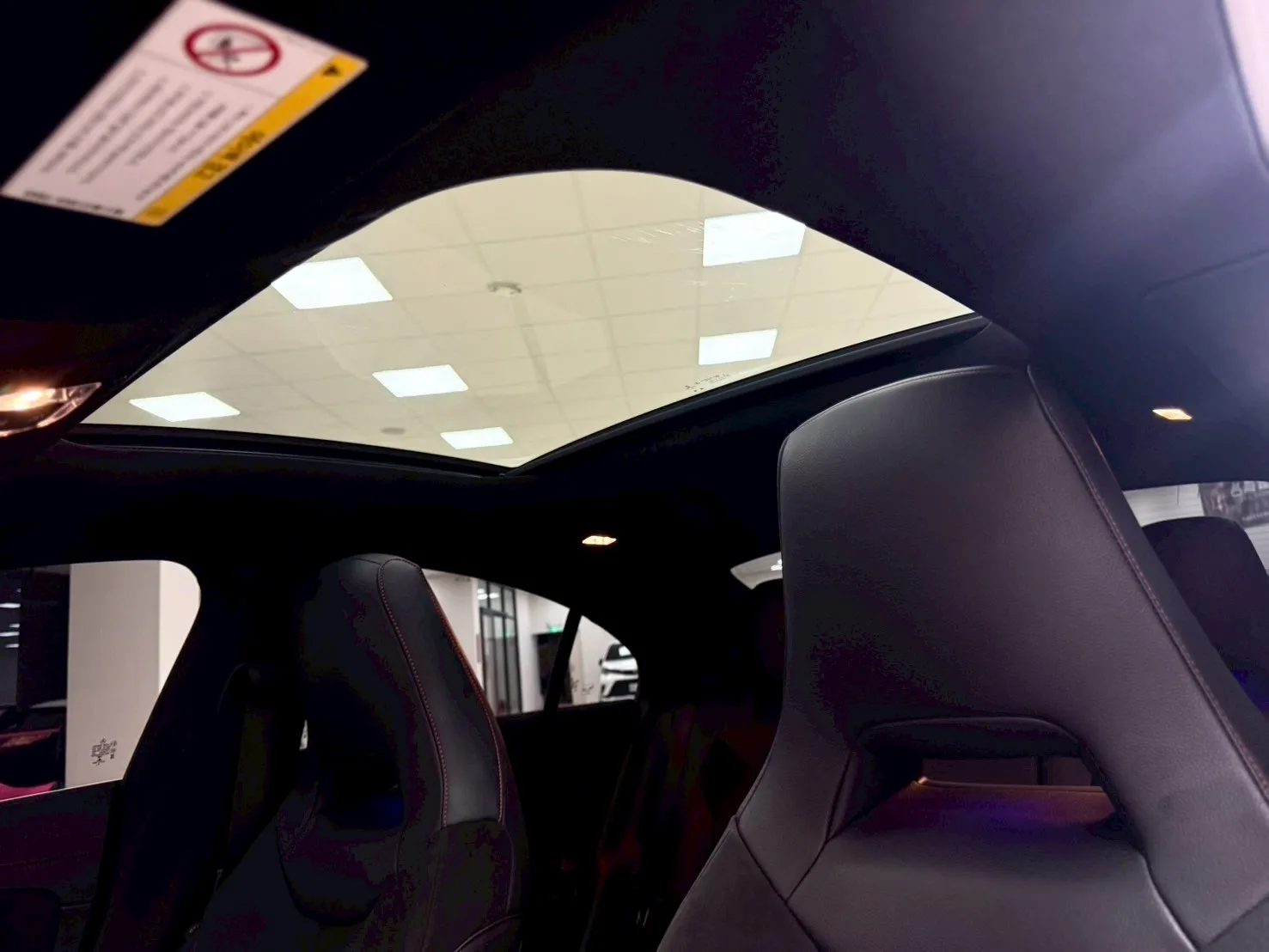 2020年 Mercedes Benz CLA250 AMG 4Matic 白色