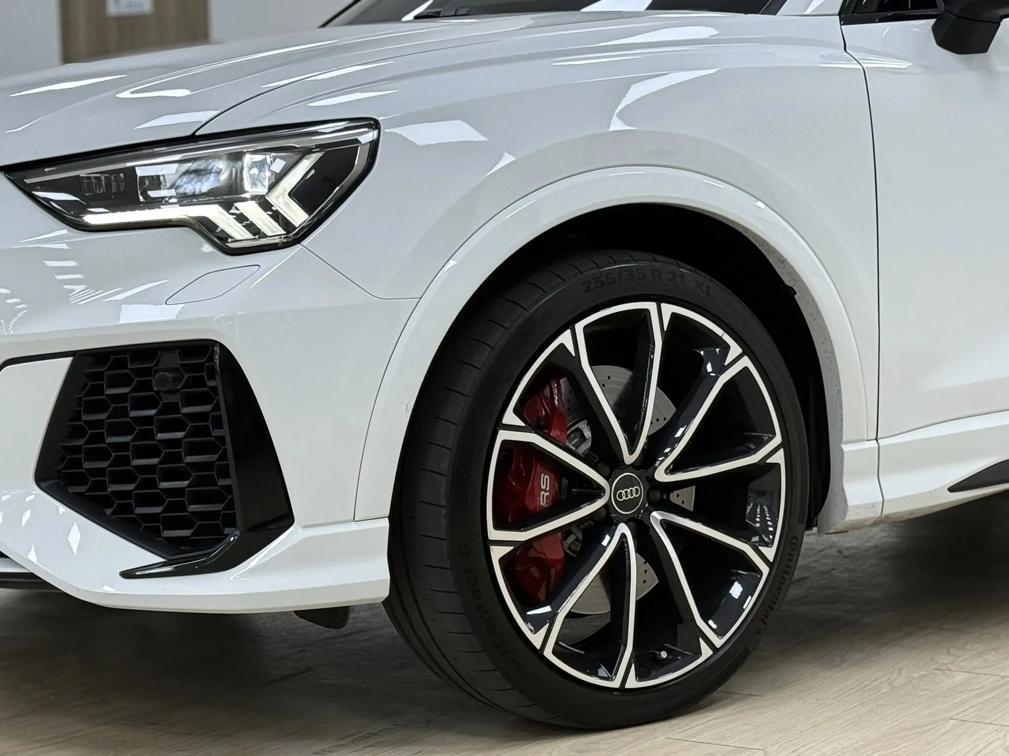 2022年 Audi RSQ3 Quattro