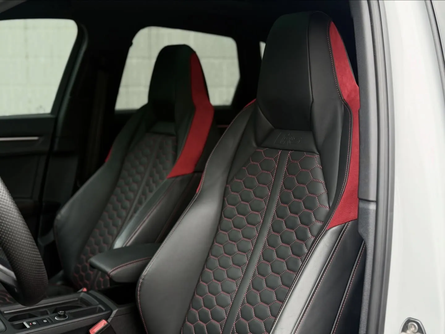 2022年 Audi RSQ3 Quattro