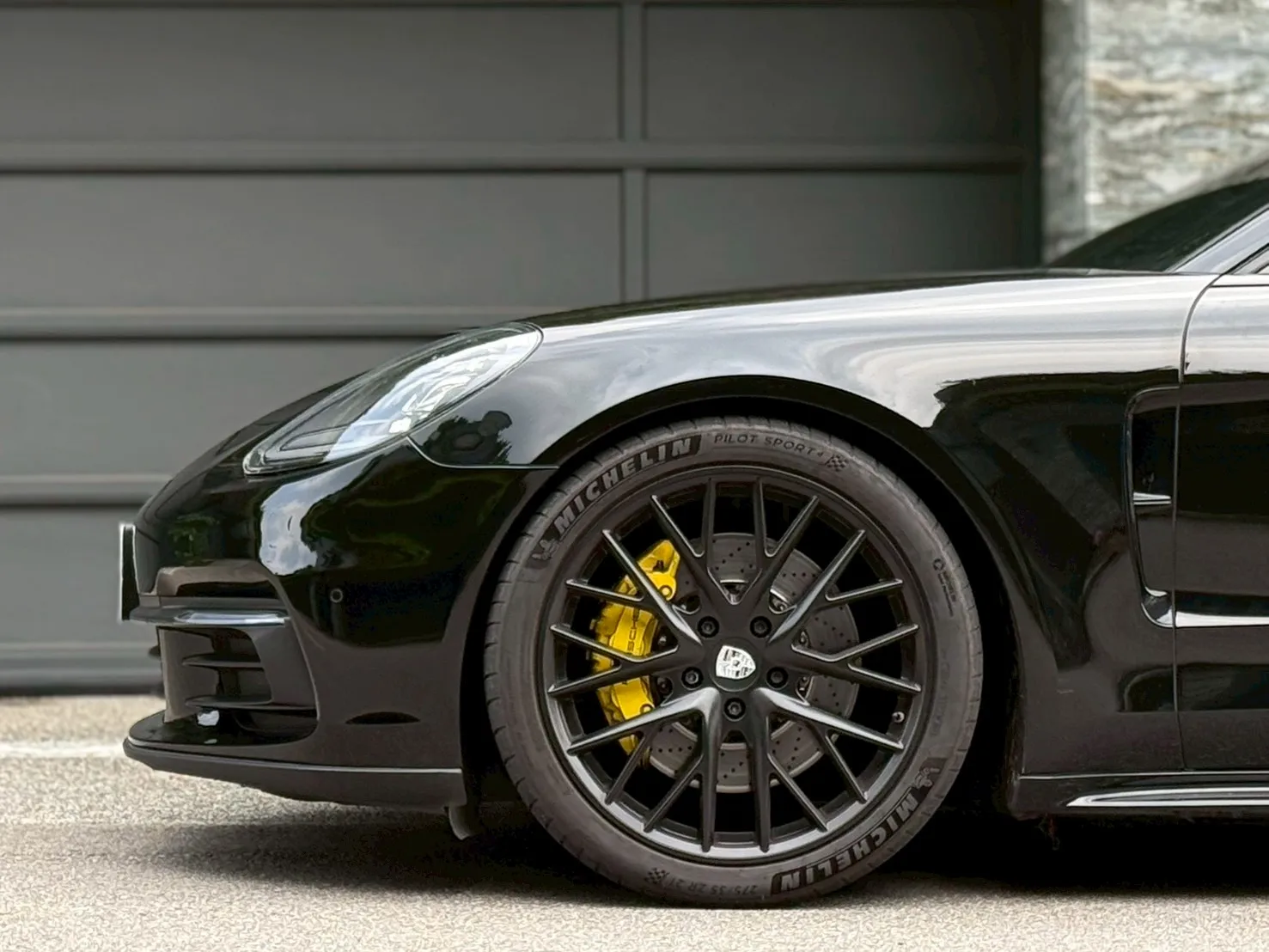 2017年 Porsche Panamera 4 黑色