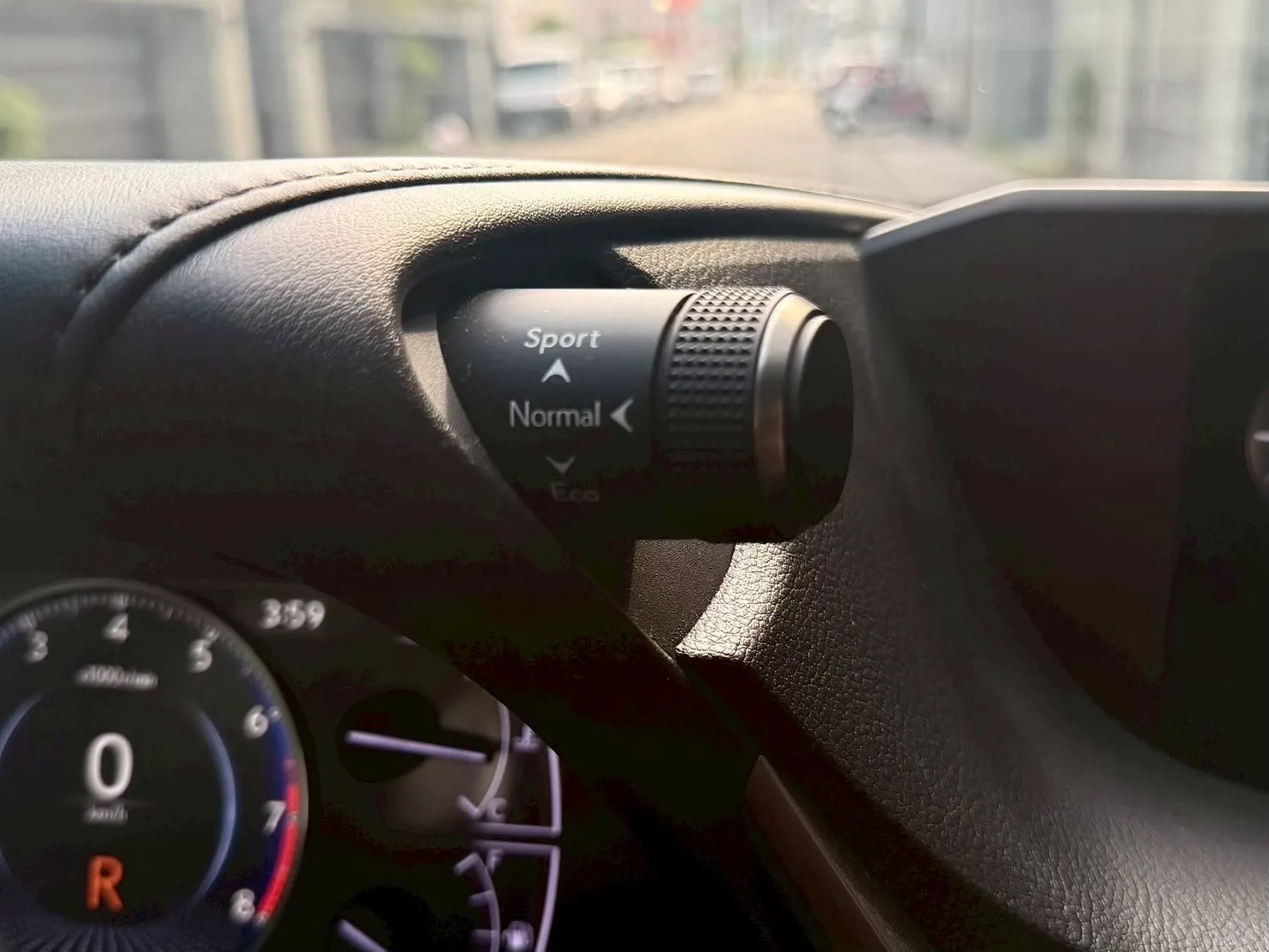 2020年 Lexus ES200 豪華版 鈦色